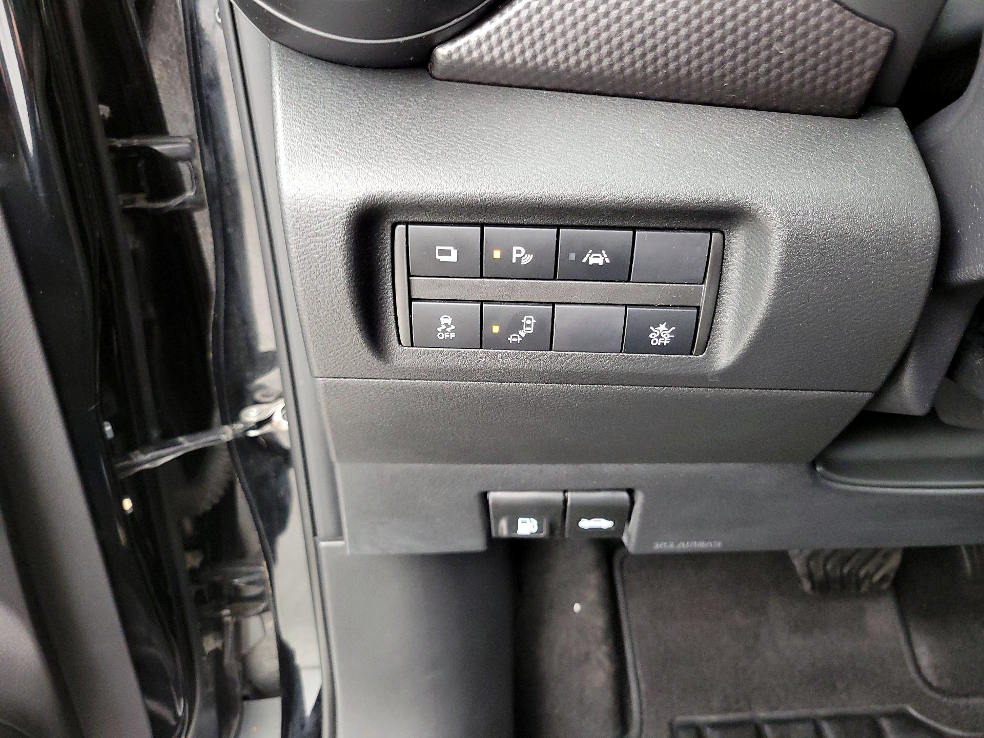 Thumbnail: 2020 Nissan Kicks - 13