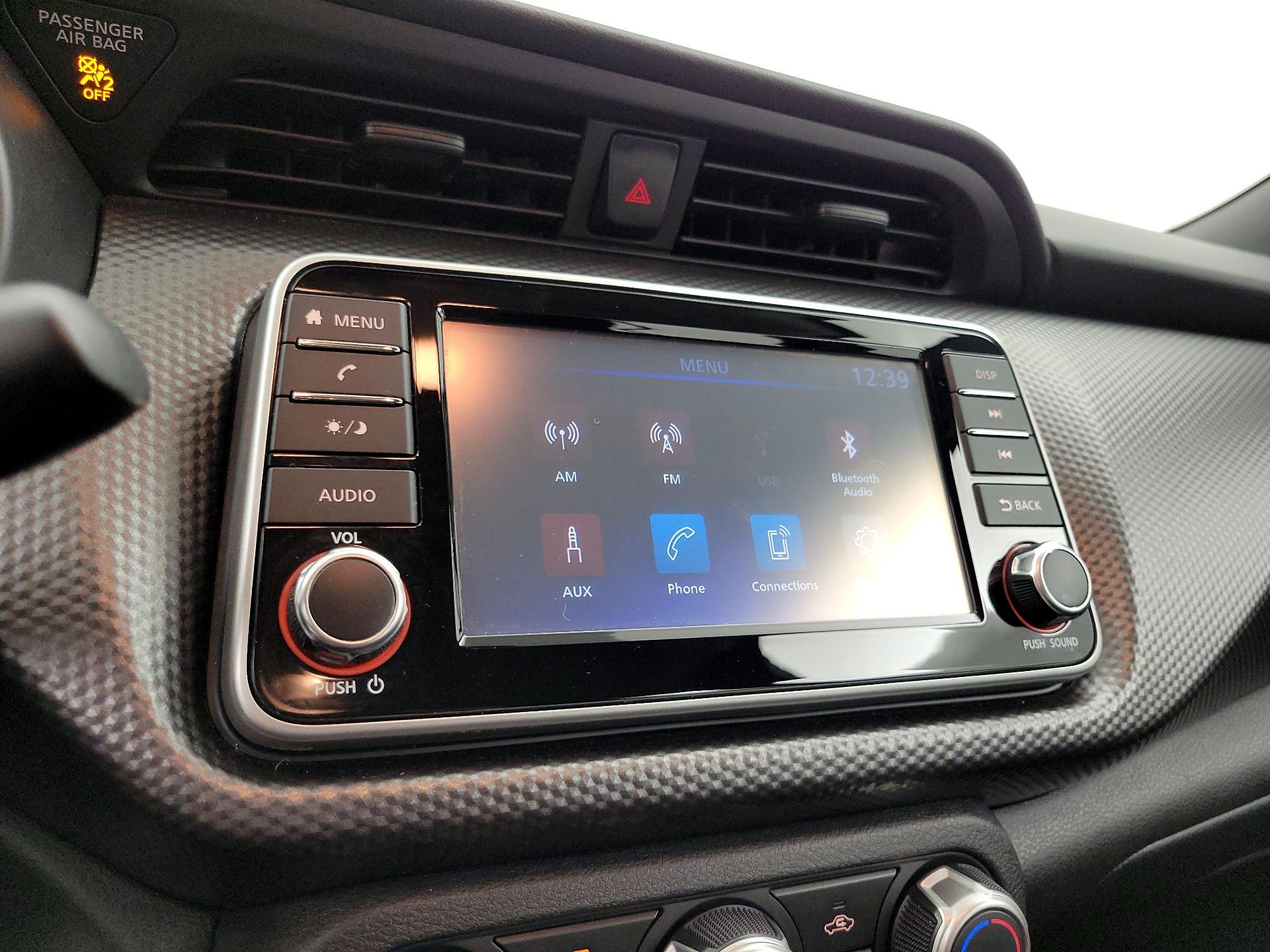 Thumbnail: 2020 Nissan Kicks - 15