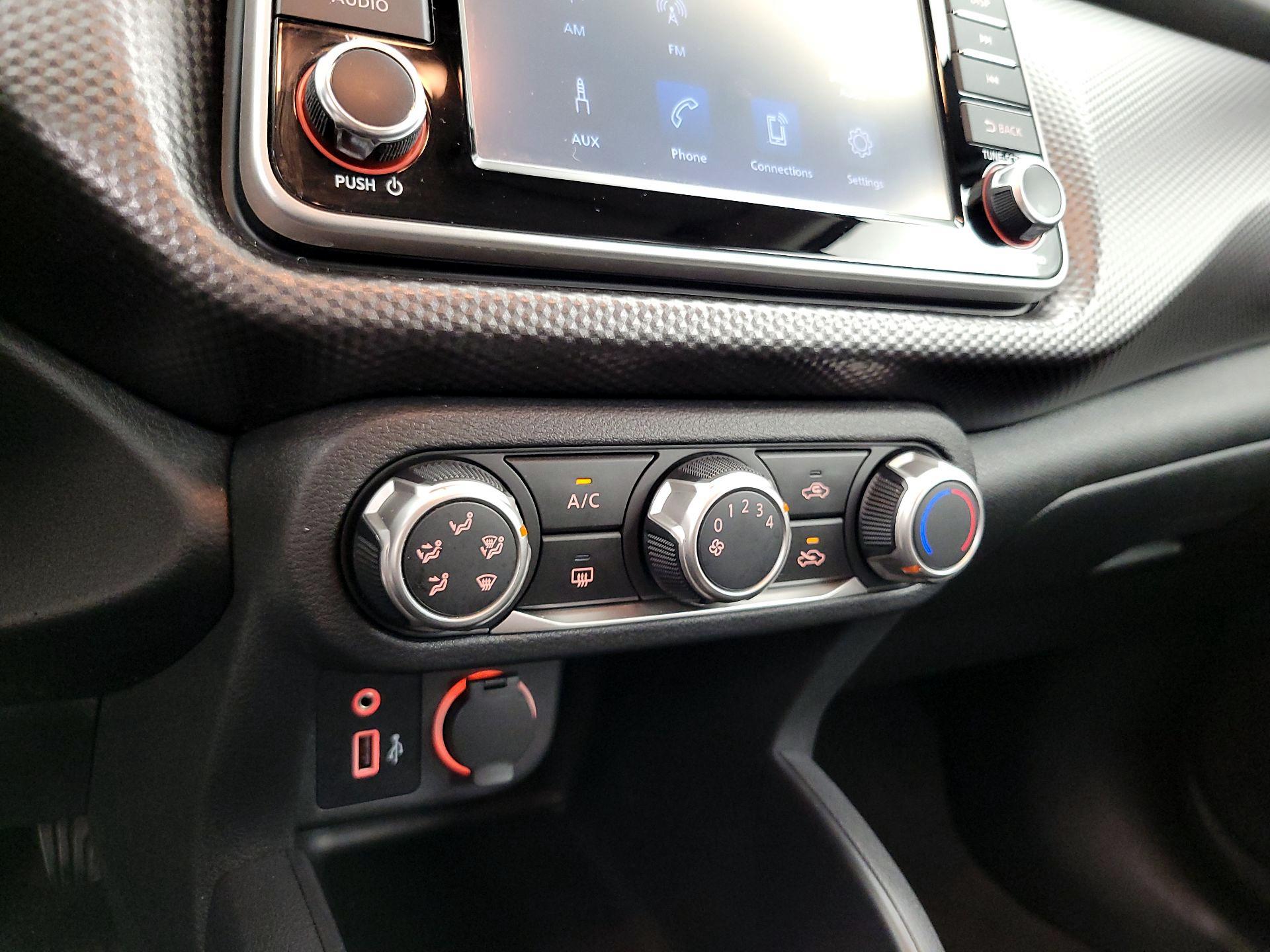 Thumbnail: 2020 Nissan Kicks - 16