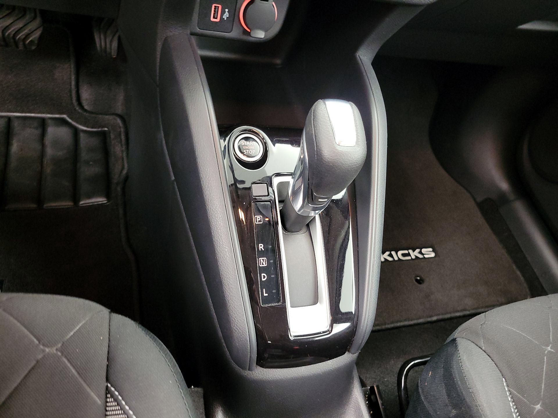 Thumbnail: 2020 Nissan Kicks - 17