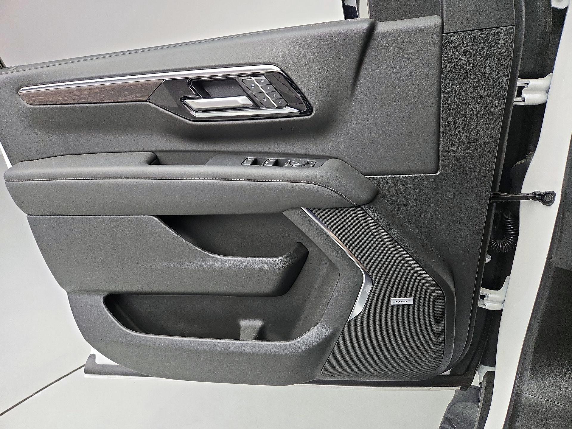 Thumbnail: 2025 Chevrolet Tahoe - 12