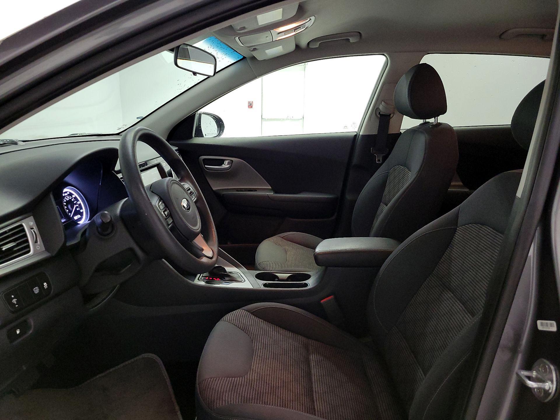 Thumbnail: 2018 Kia Niro - 11