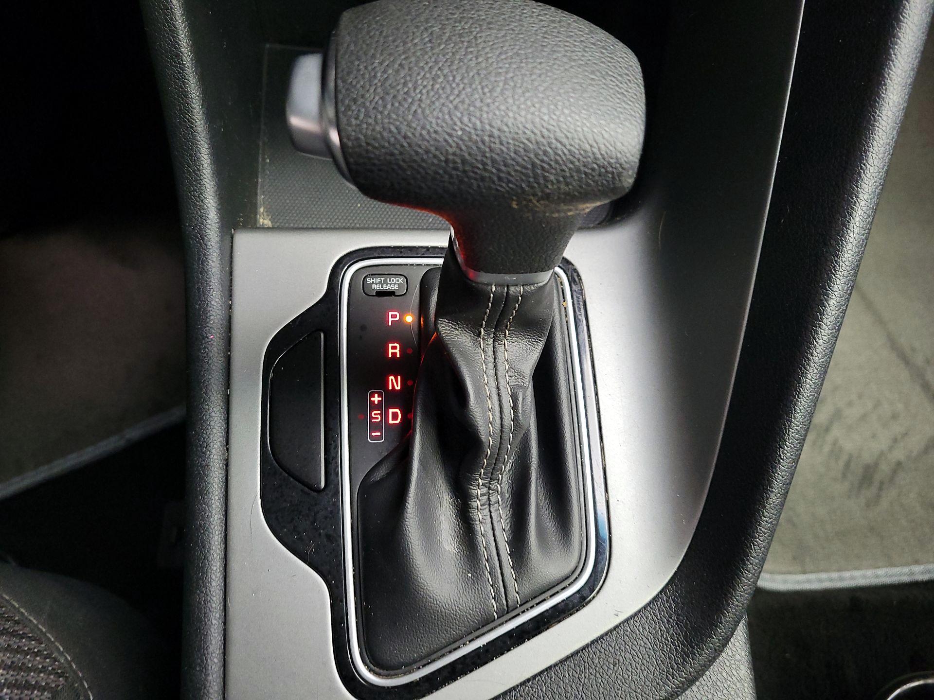 Thumbnail: 2018 Kia Niro - 17