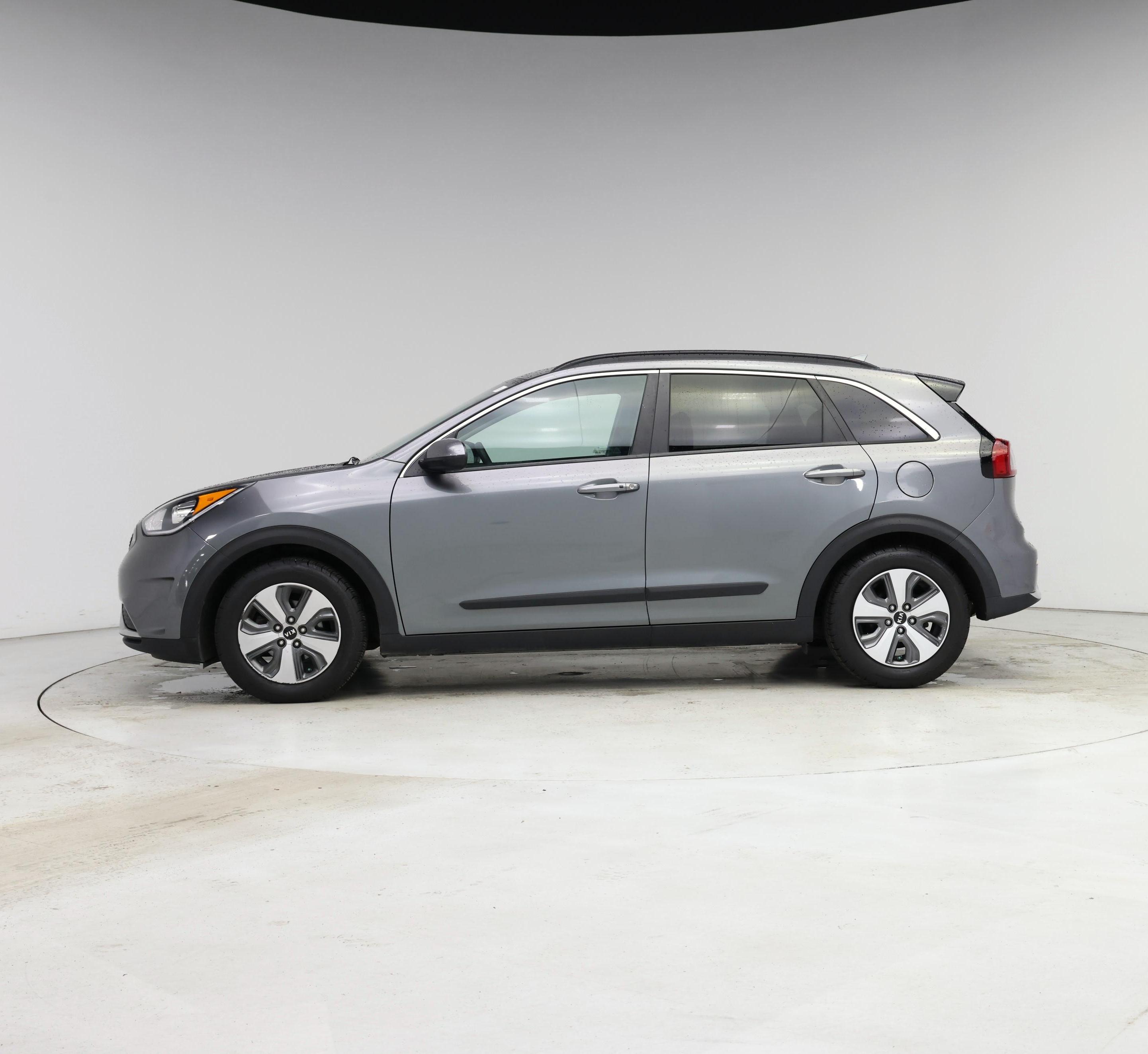 Thumbnail: 2018 Kia Niro - 3