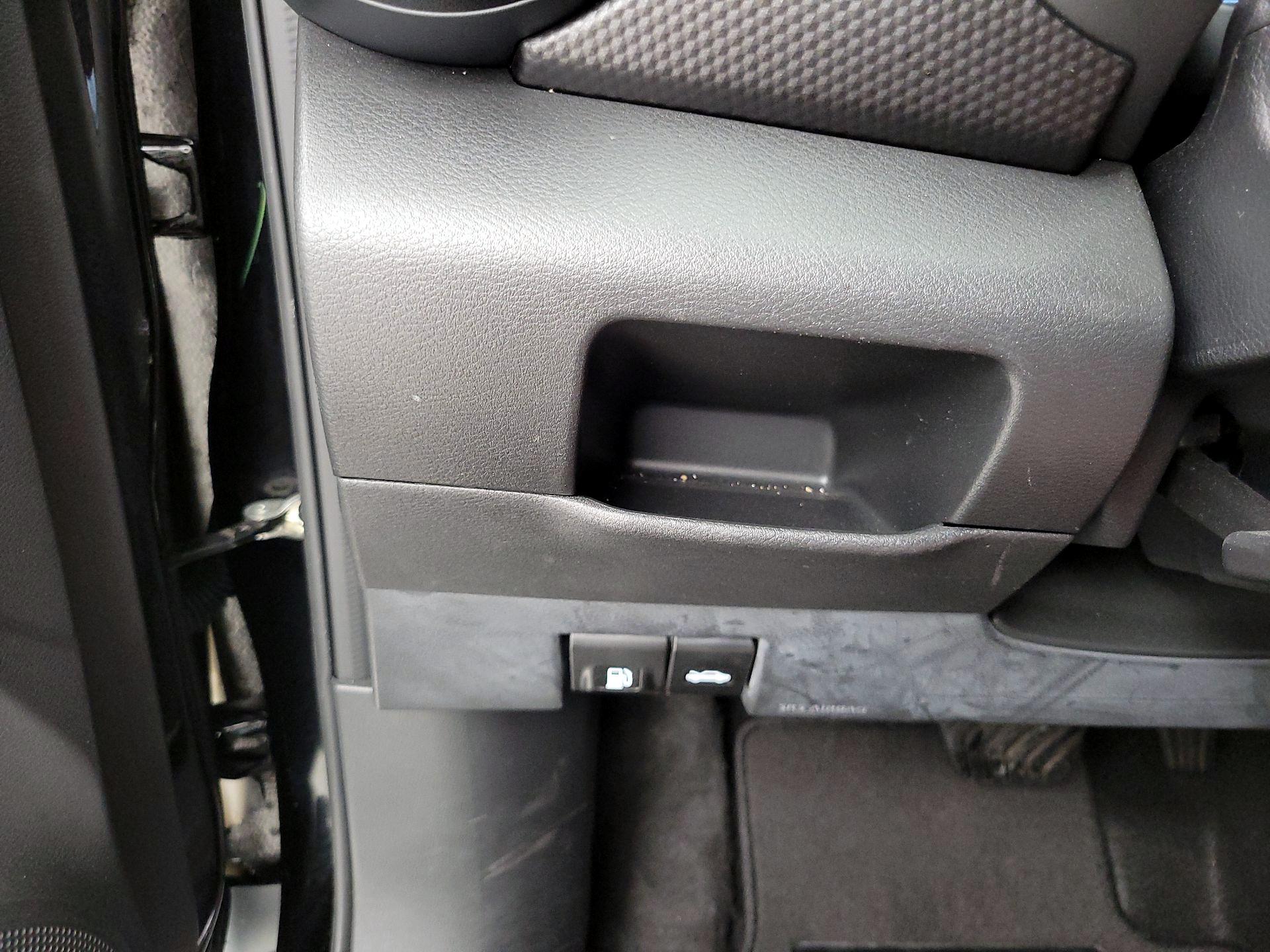 Thumbnail: 2021 Nissan Kicks - 13