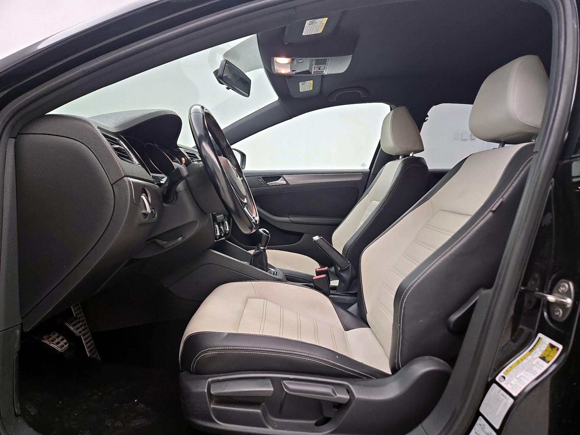 Thumbnail: 2016 Volkswagen Jetta - 11