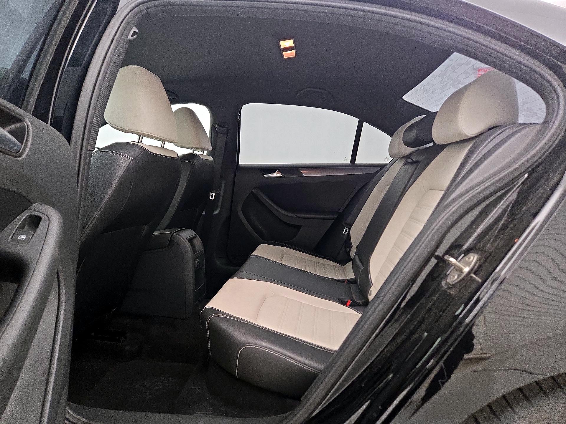 Thumbnail: 2016 Volkswagen Jetta - 20