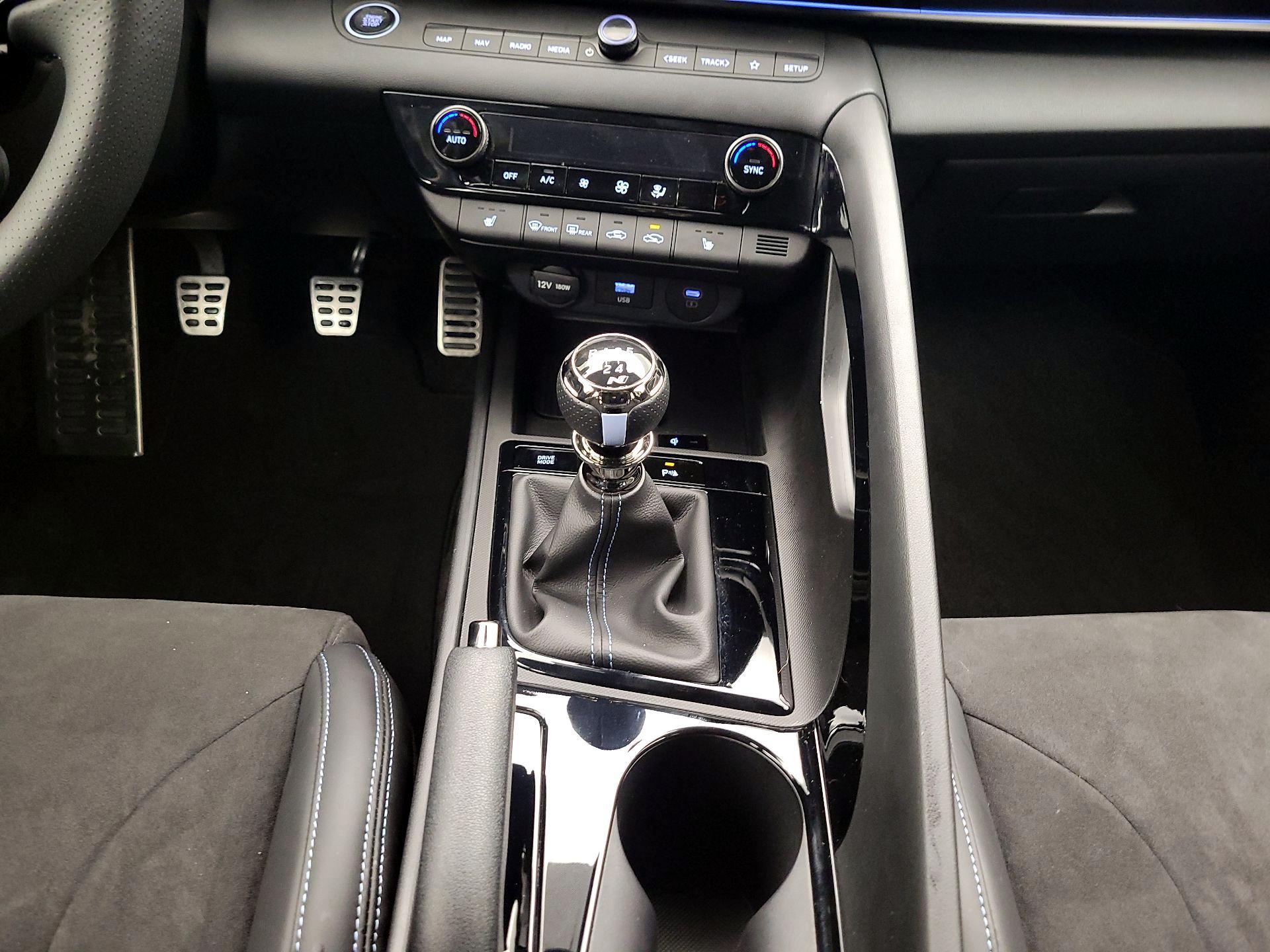 Thumbnail: 2025 Hyundai Elantra - 18