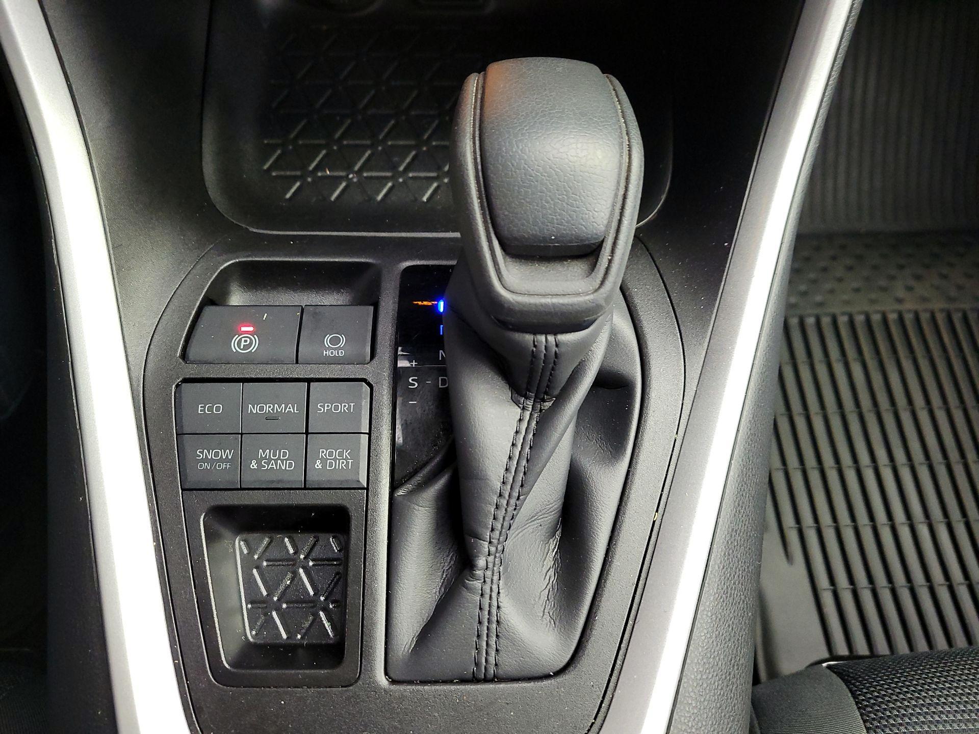 Thumbnail: 2024 Toyota RAV4 - 17