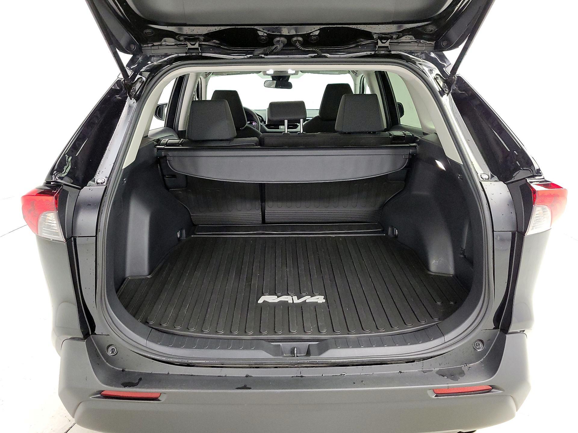 Thumbnail: 2024 Toyota RAV4 - 20