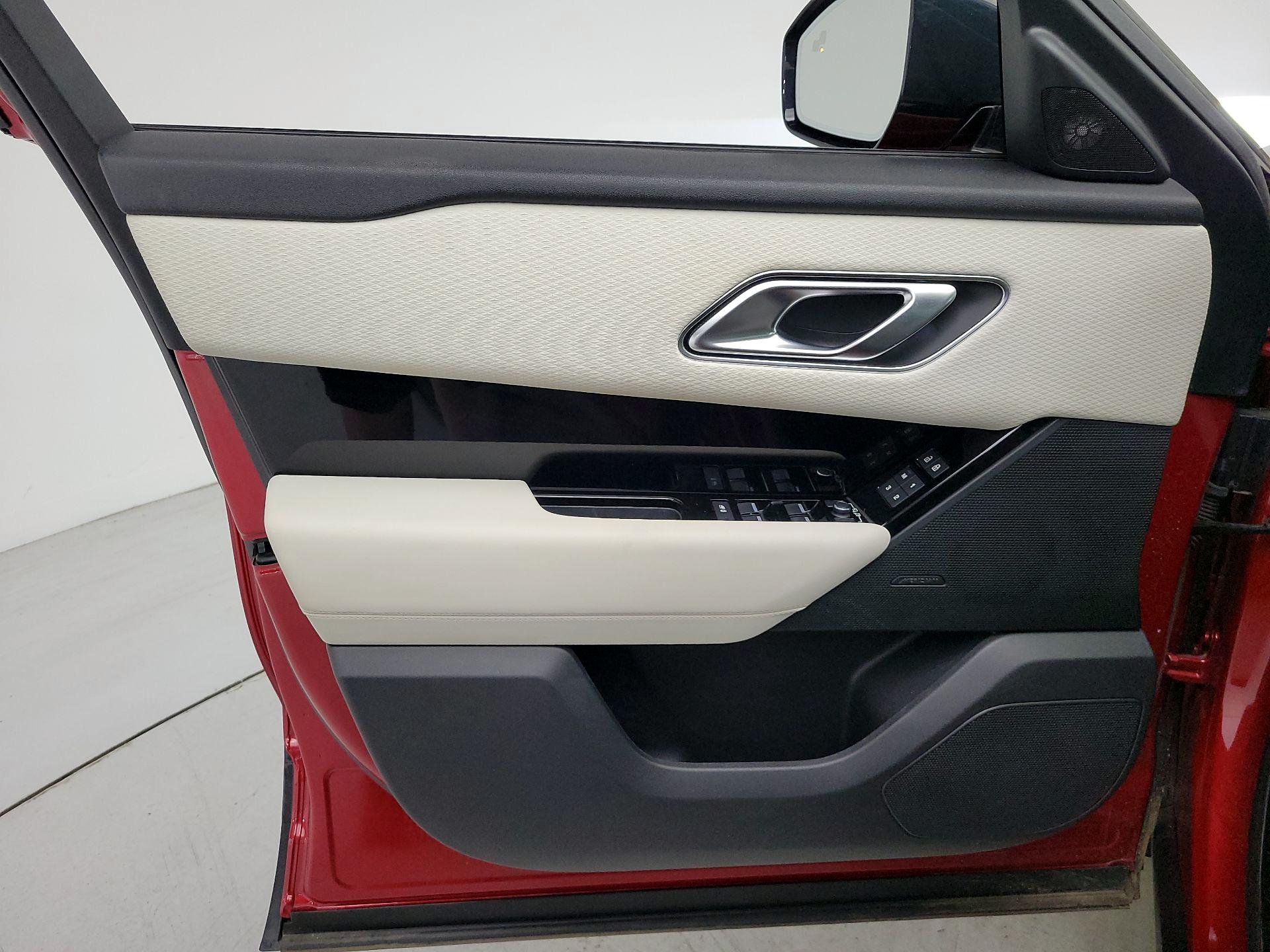 Thumbnail: 2022 Land Rover Range Rover Velar - 12