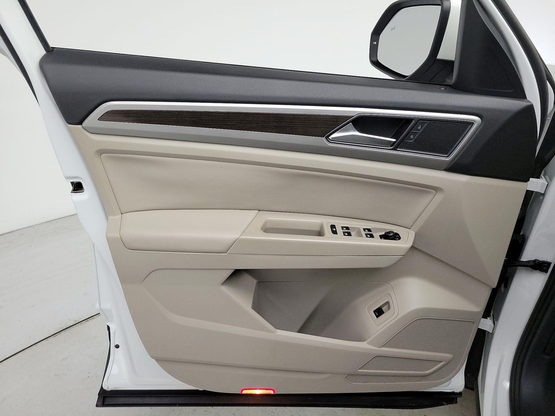 Thumbnail: 2018 Volkswagen Atlas - 12