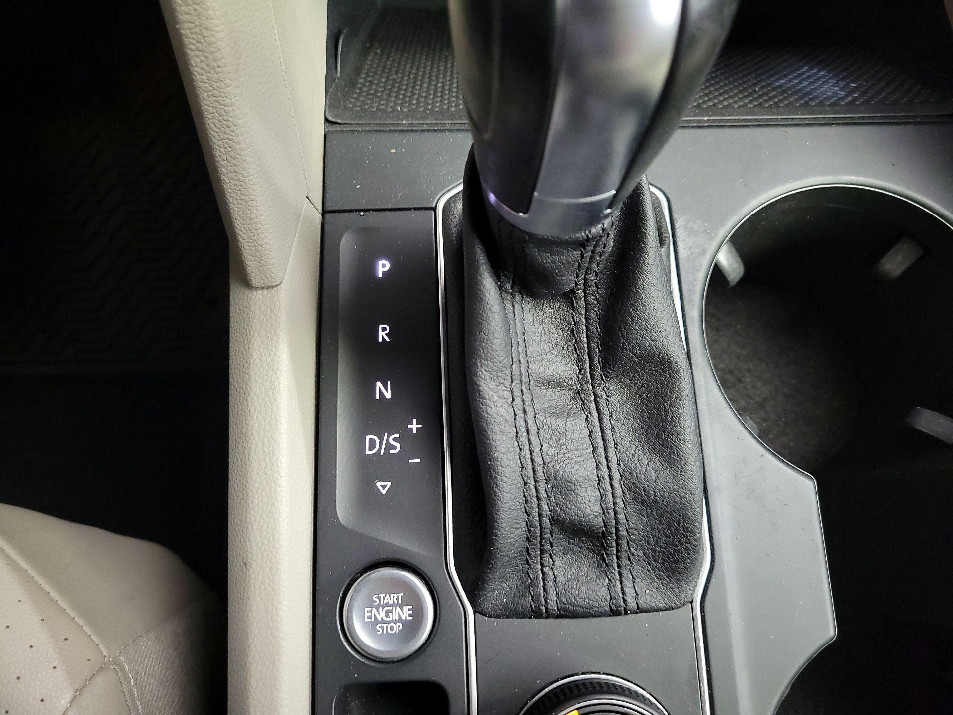 Thumbnail: 2018 Volkswagen Atlas - 17