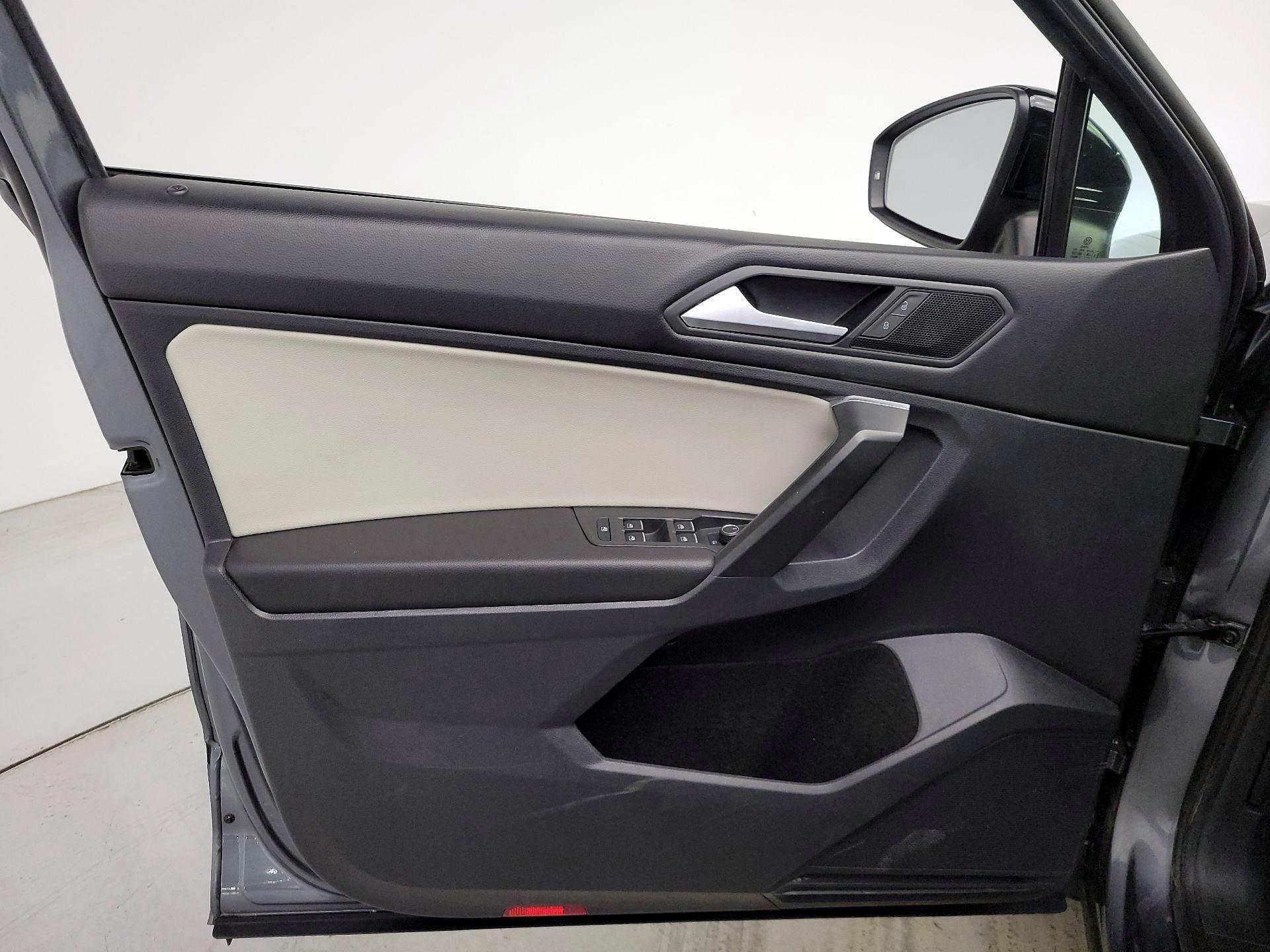 Thumbnail: 2021 Volkswagen Tiguan - 12