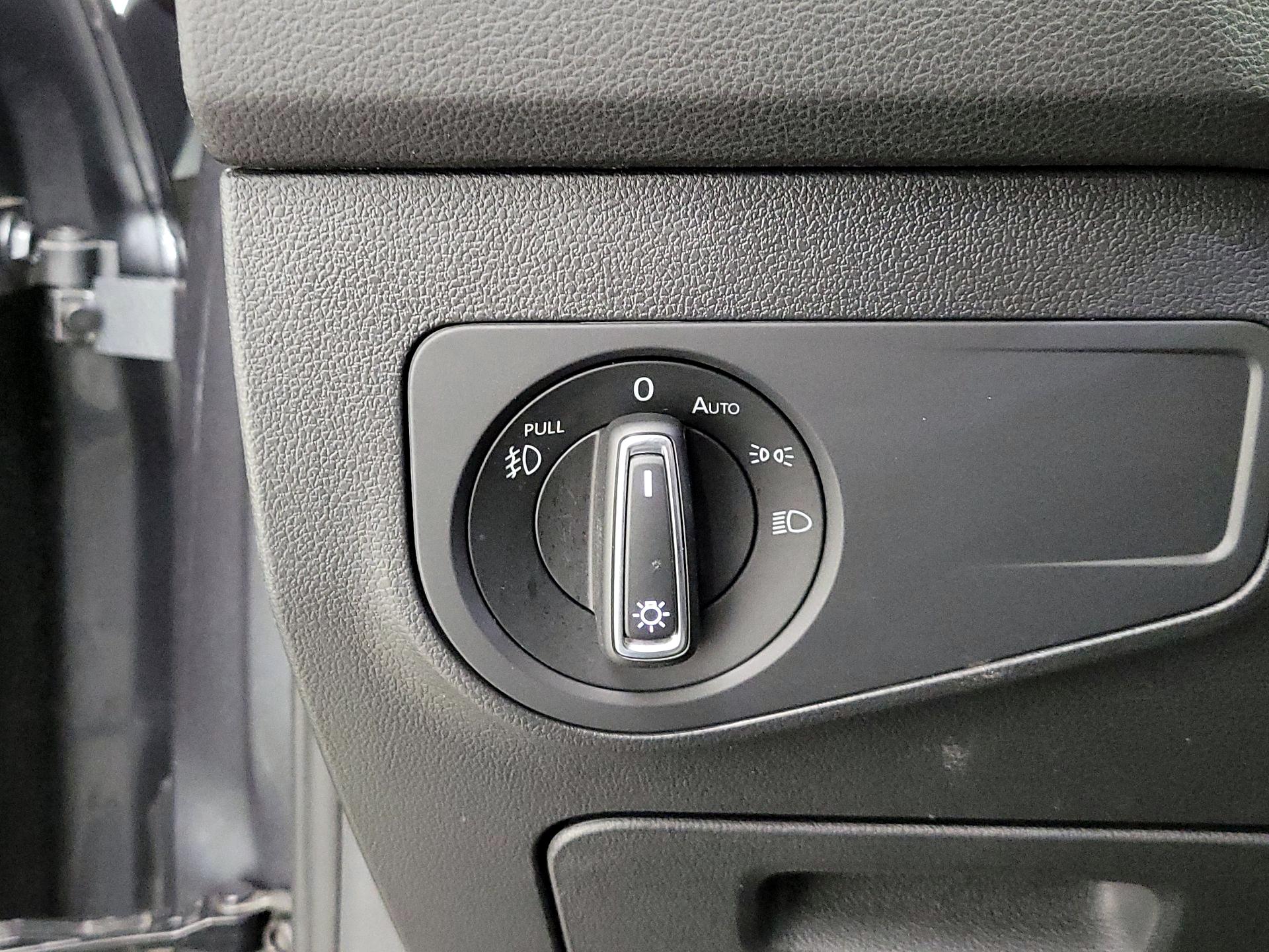 Thumbnail: 2021 Volkswagen Tiguan - 13