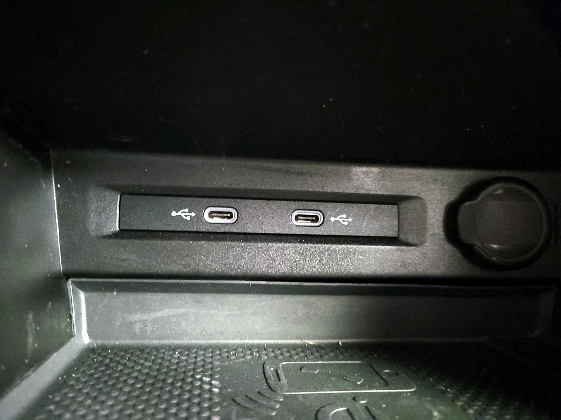 Thumbnail: 2021 Volkswagen Tiguan - 18