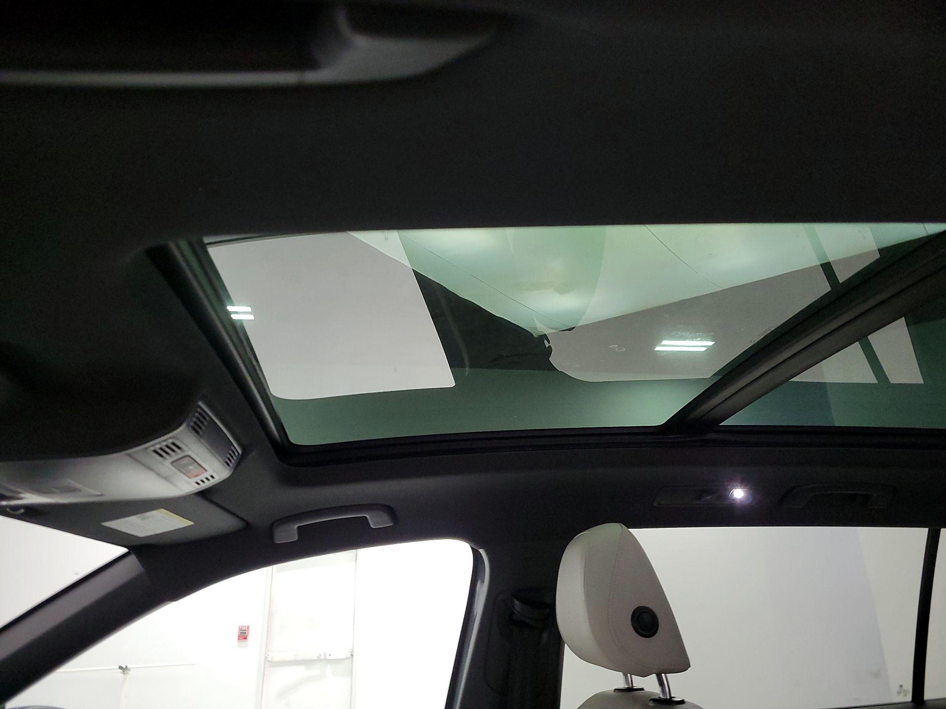 Thumbnail: 2021 Volkswagen Tiguan - 19