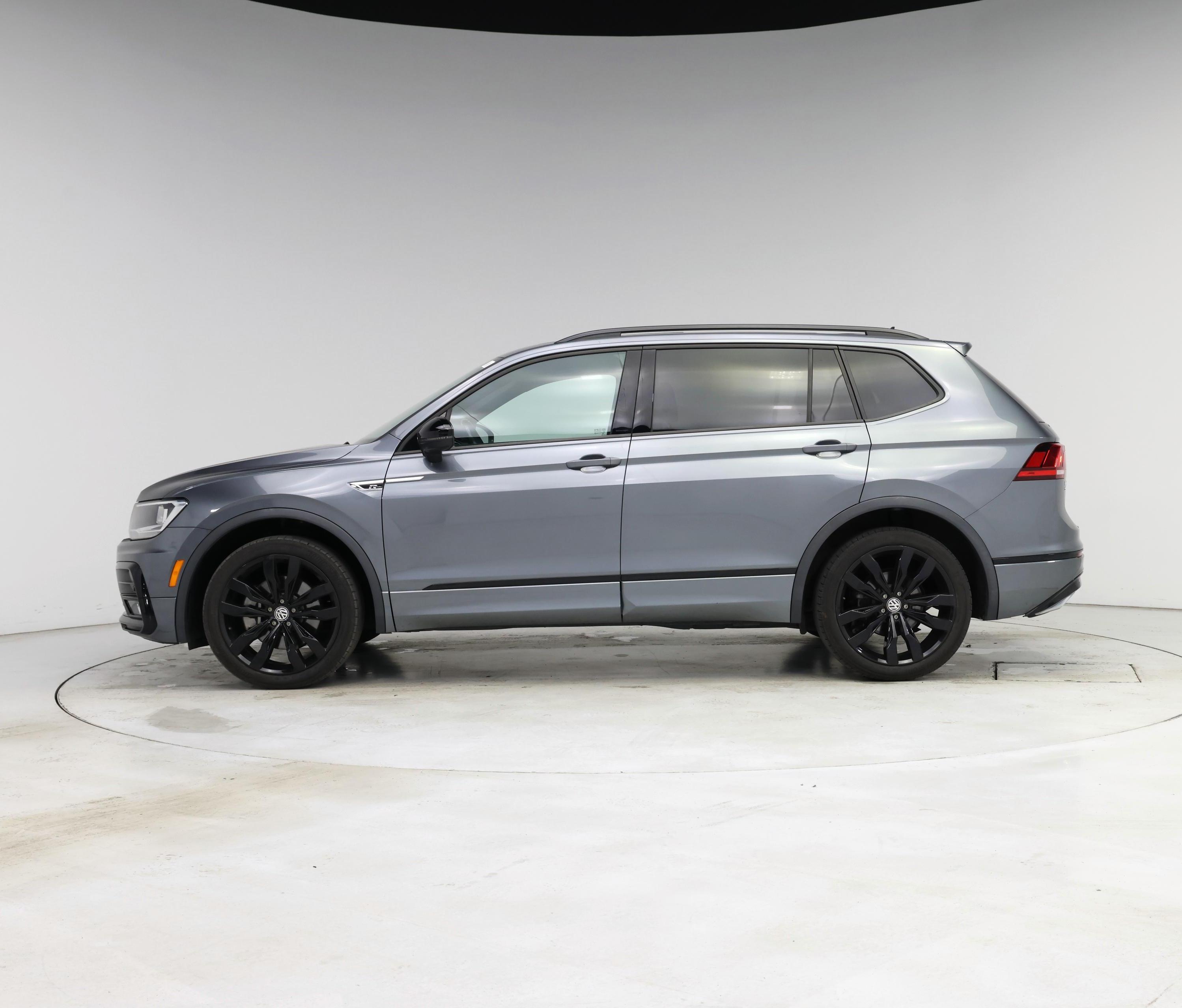 Thumbnail: 2021 Volkswagen Tiguan - 3