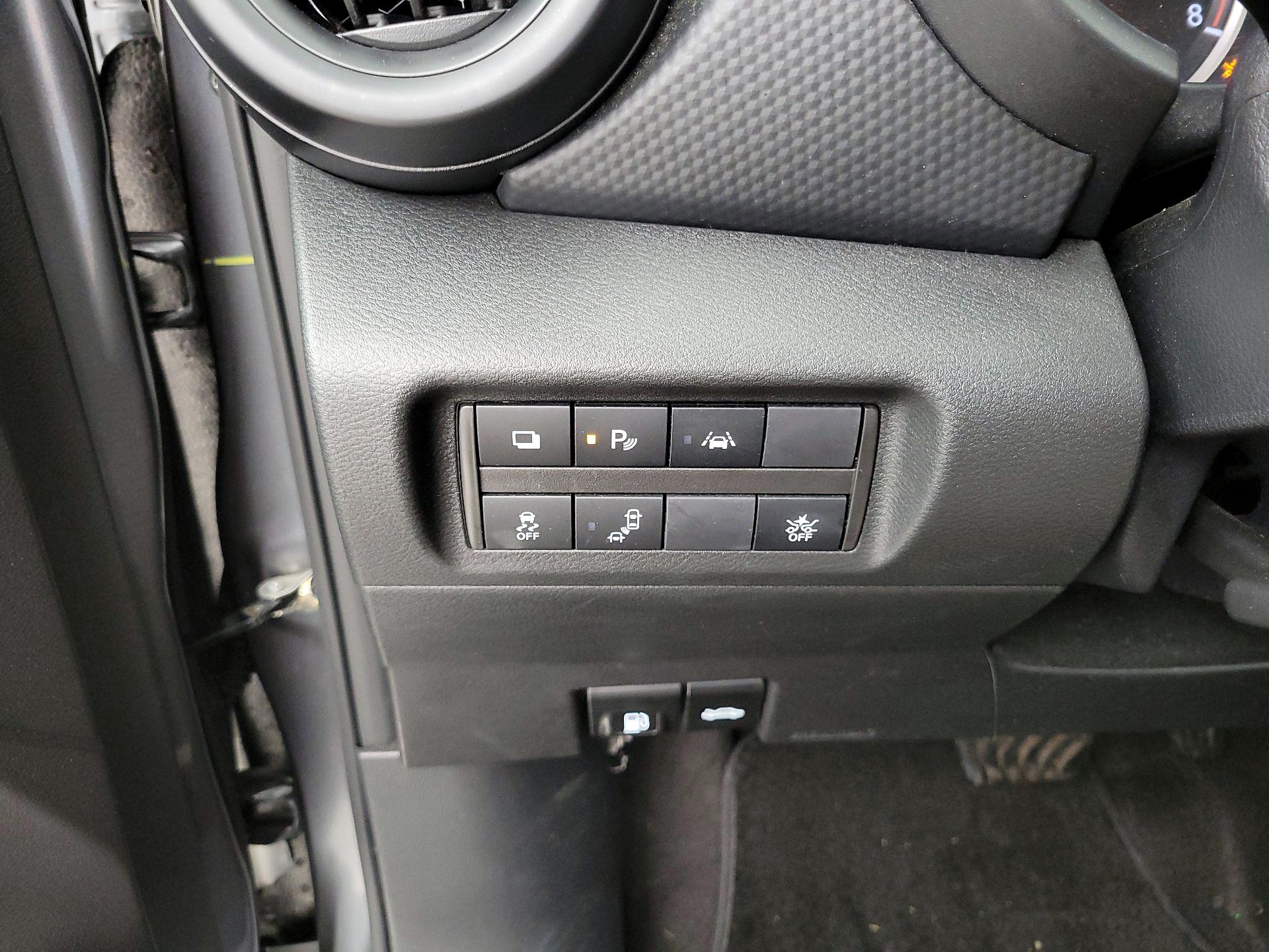 Thumbnail: 2023 Nissan Kicks - 13