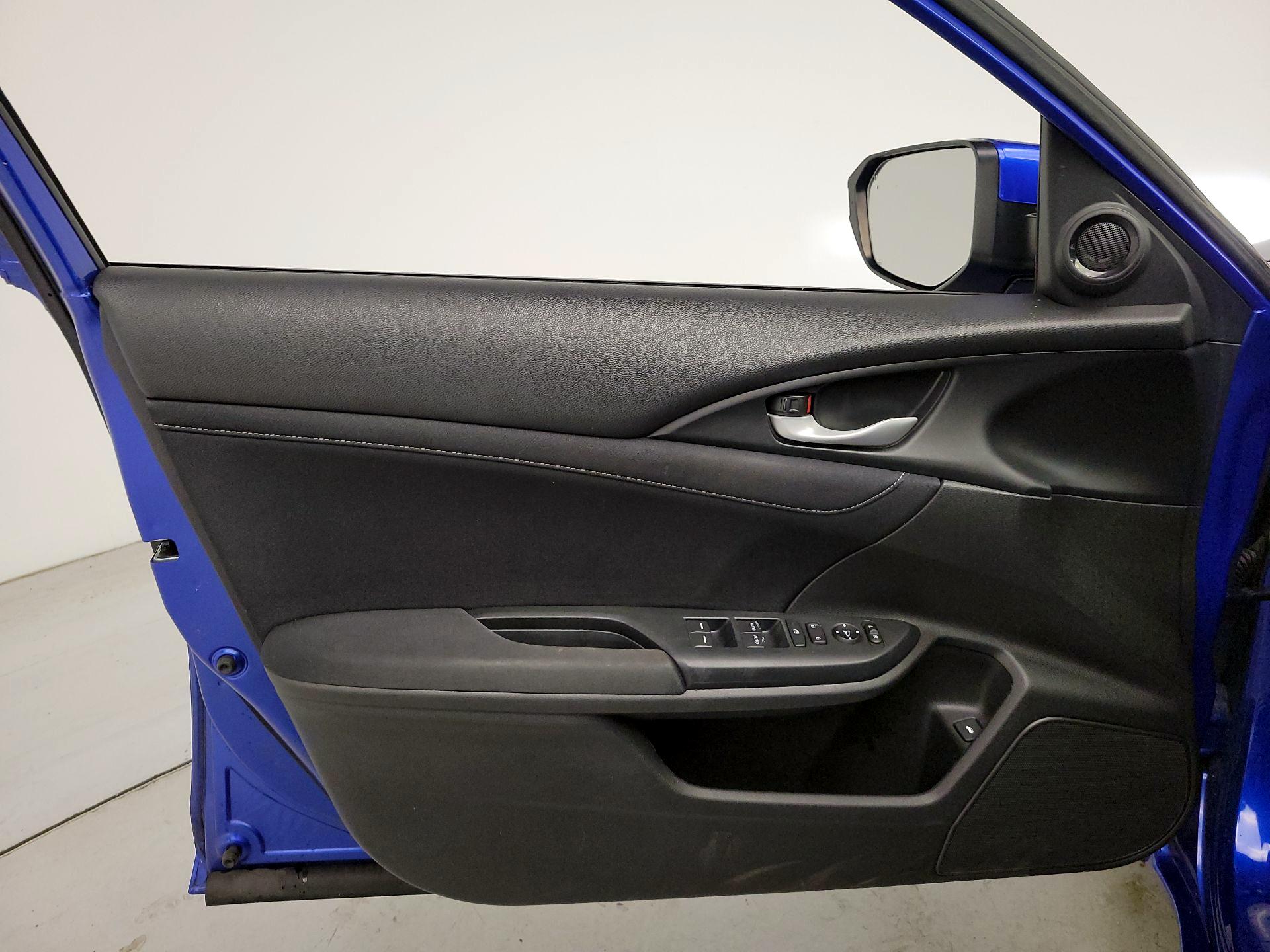 Thumbnail: 2019 Honda Insight - 12