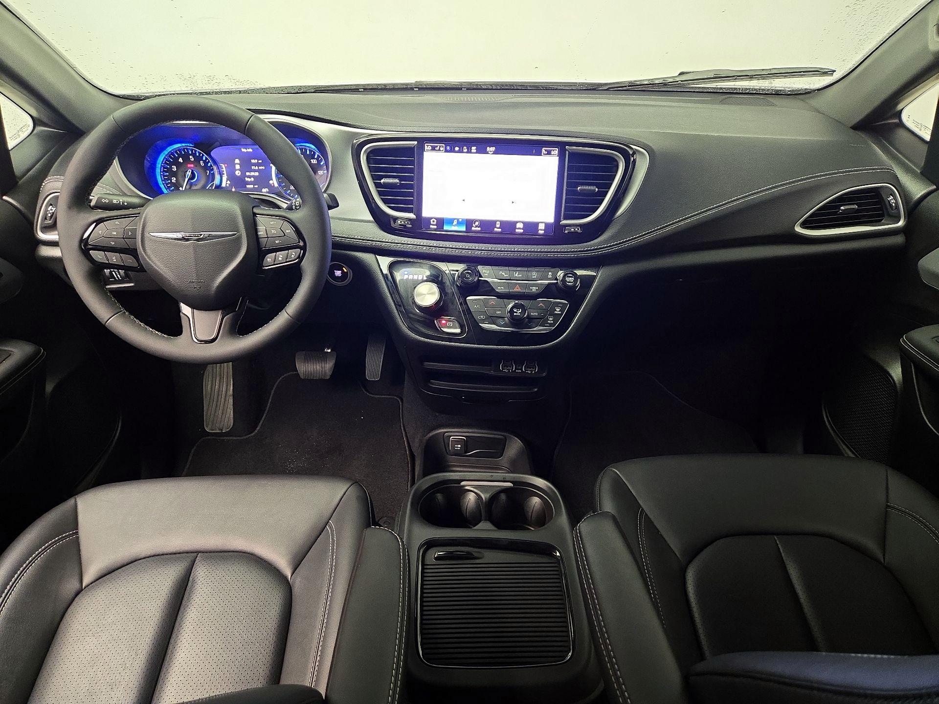 Thumbnail: 2024 Chrysler Pacifica - 9