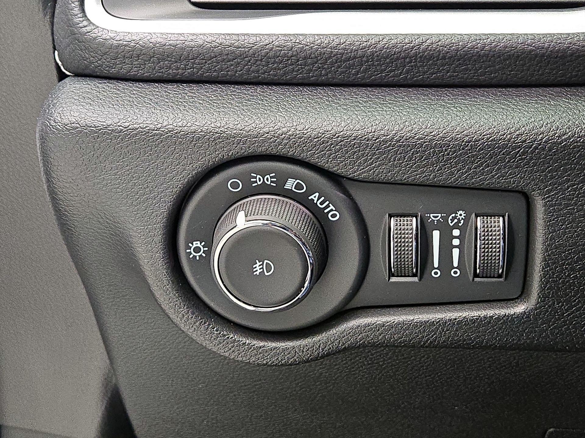 Thumbnail: 2024 Chrysler Pacifica - 13