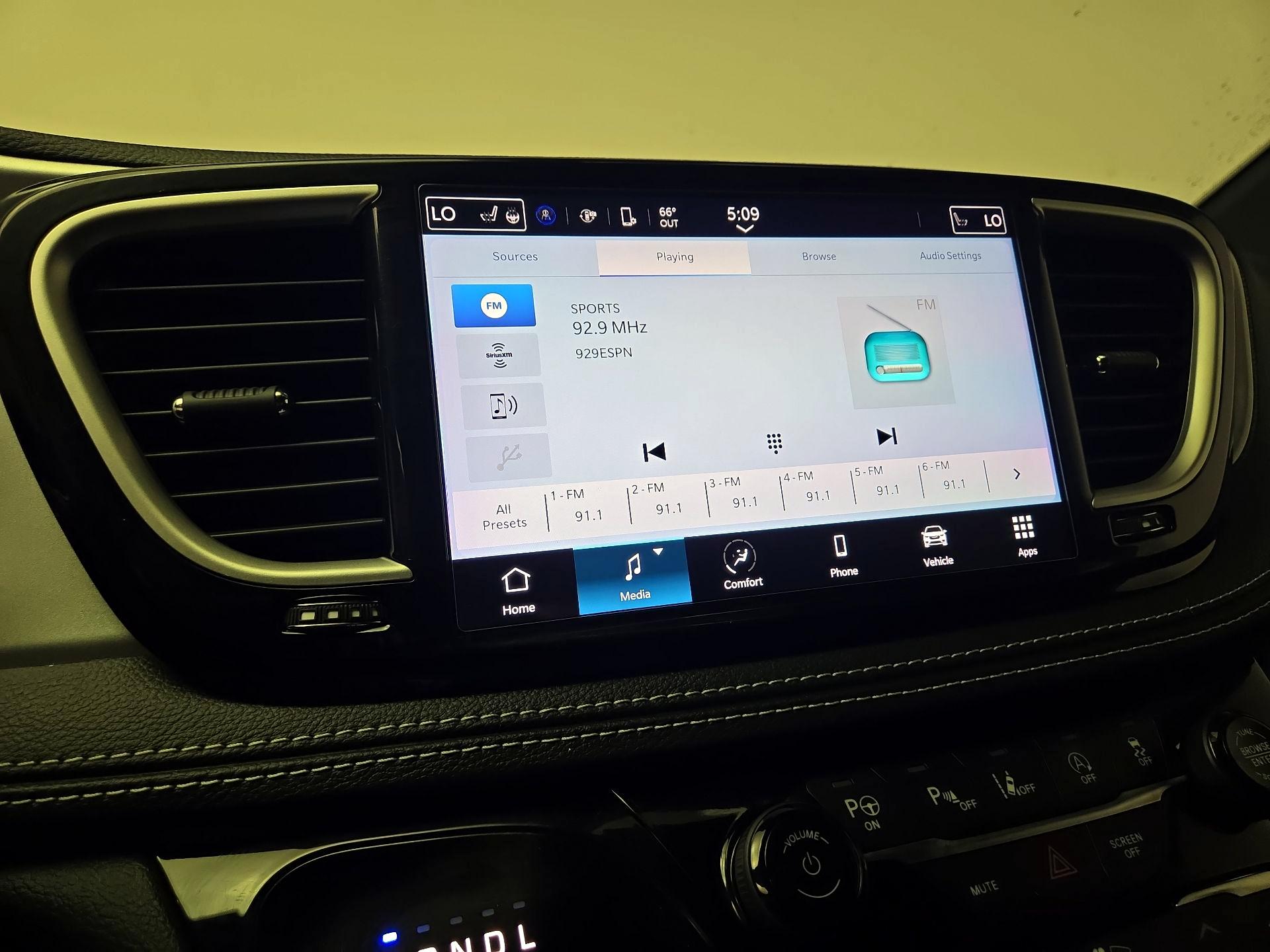 Thumbnail: 2024 Chrysler Pacifica - 15