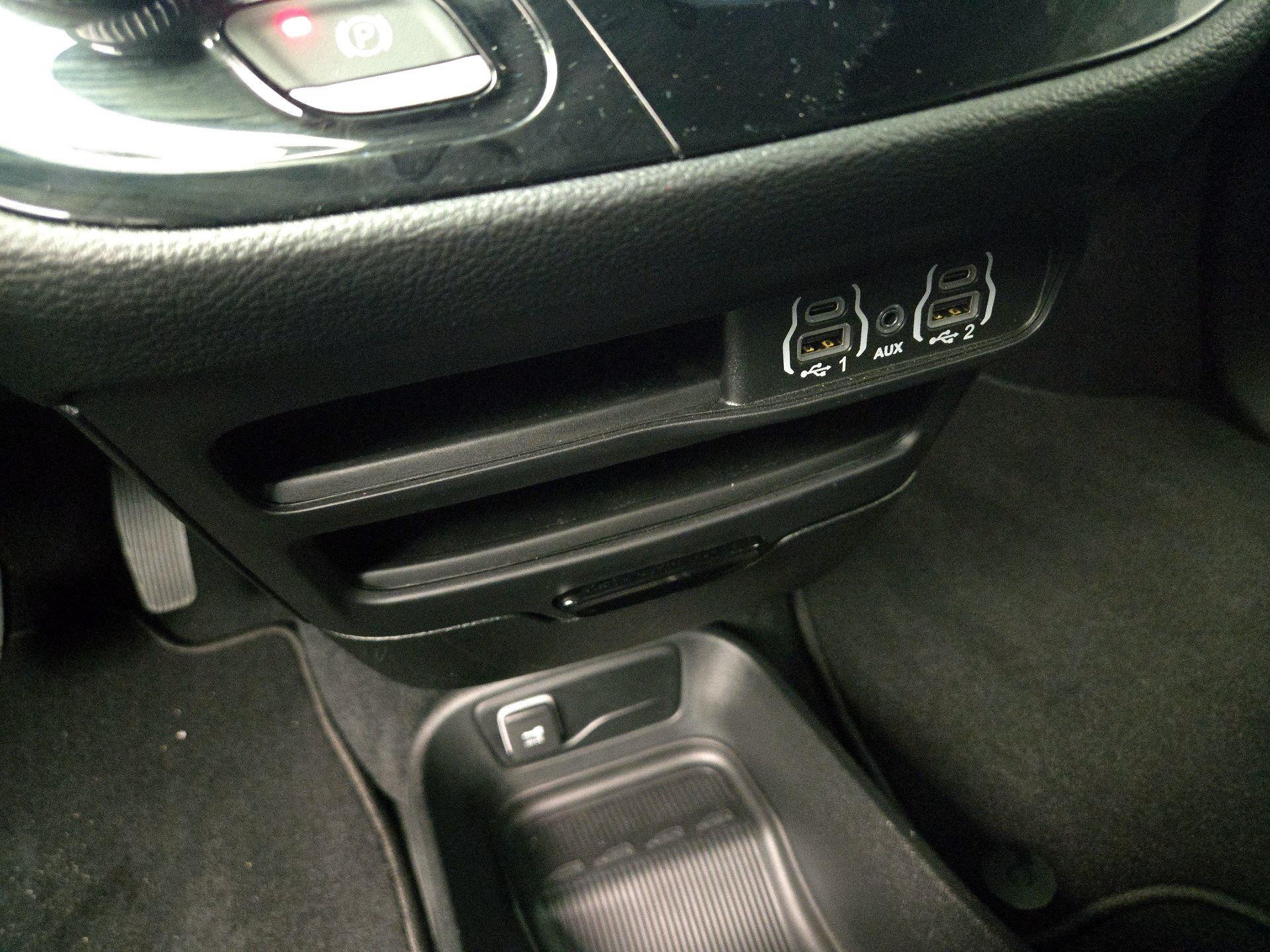 Thumbnail: 2024 Chrysler Pacifica - 18