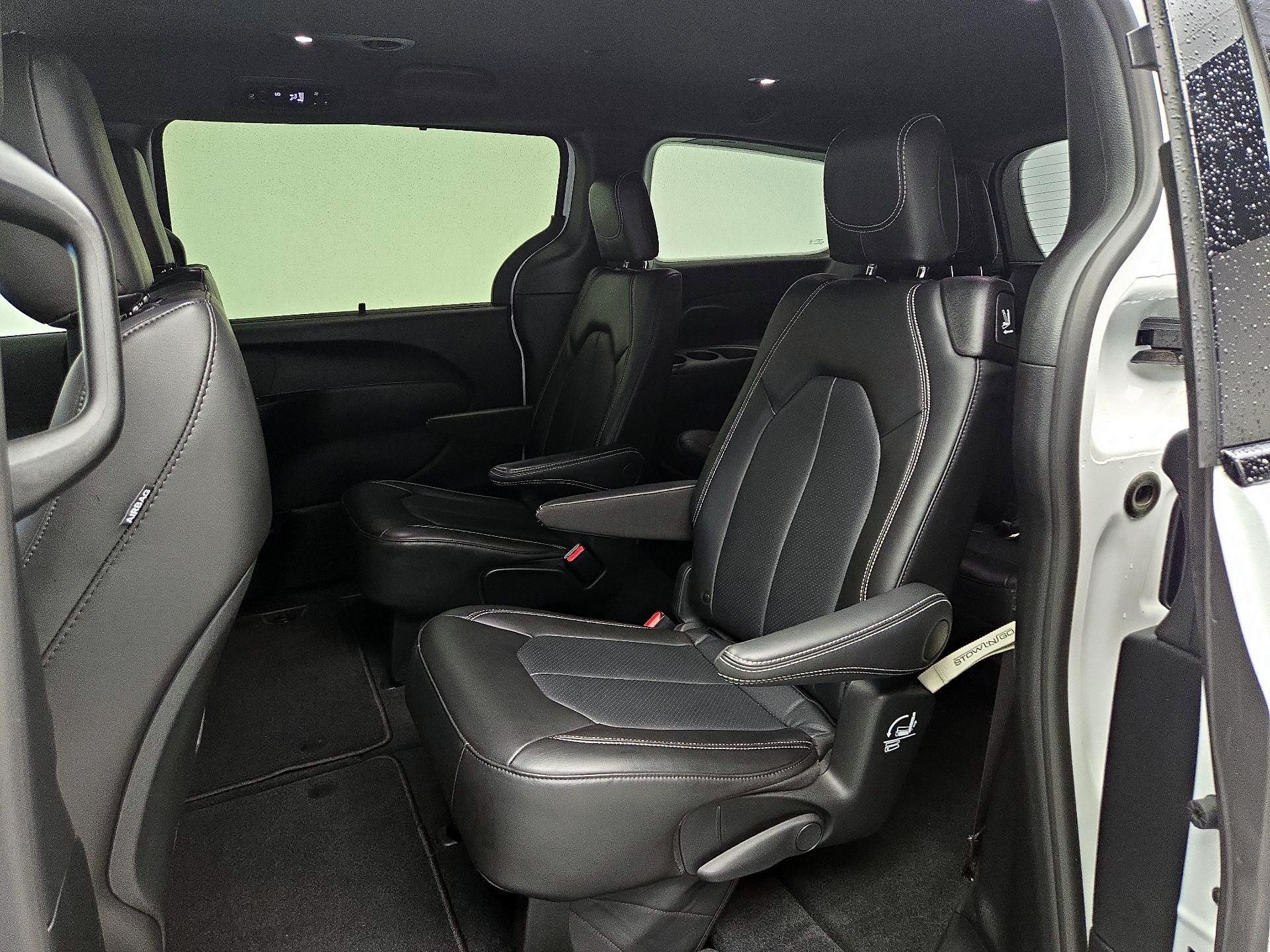 Thumbnail: 2024 Chrysler Pacifica - 19