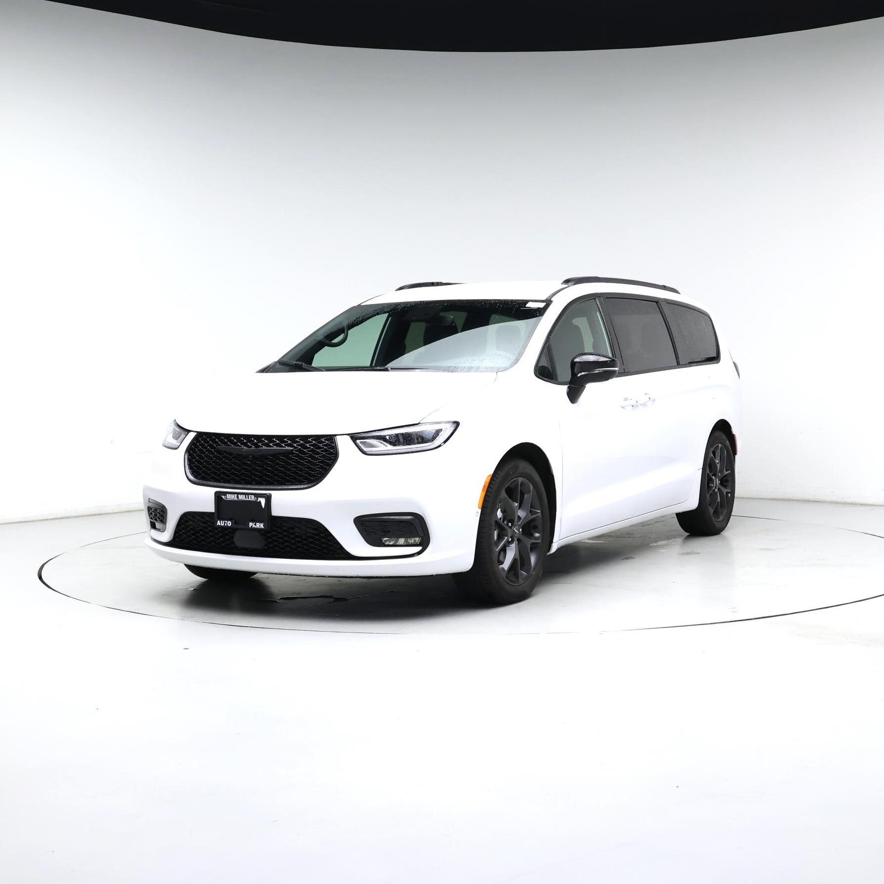 Thumbnail: 2024 Chrysler Pacifica - 4