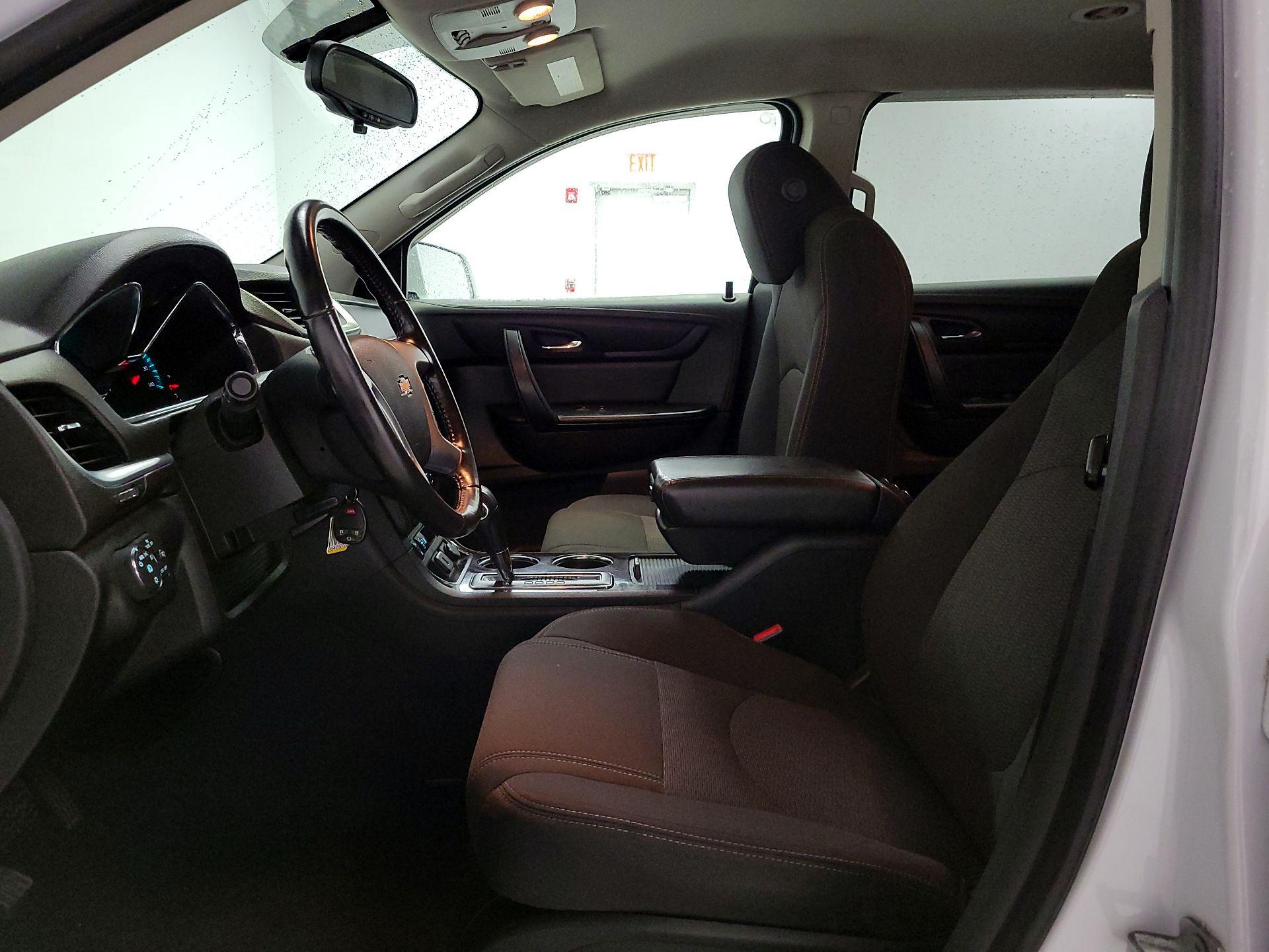 Thumbnail: 2017 Chevrolet Traverse - 11