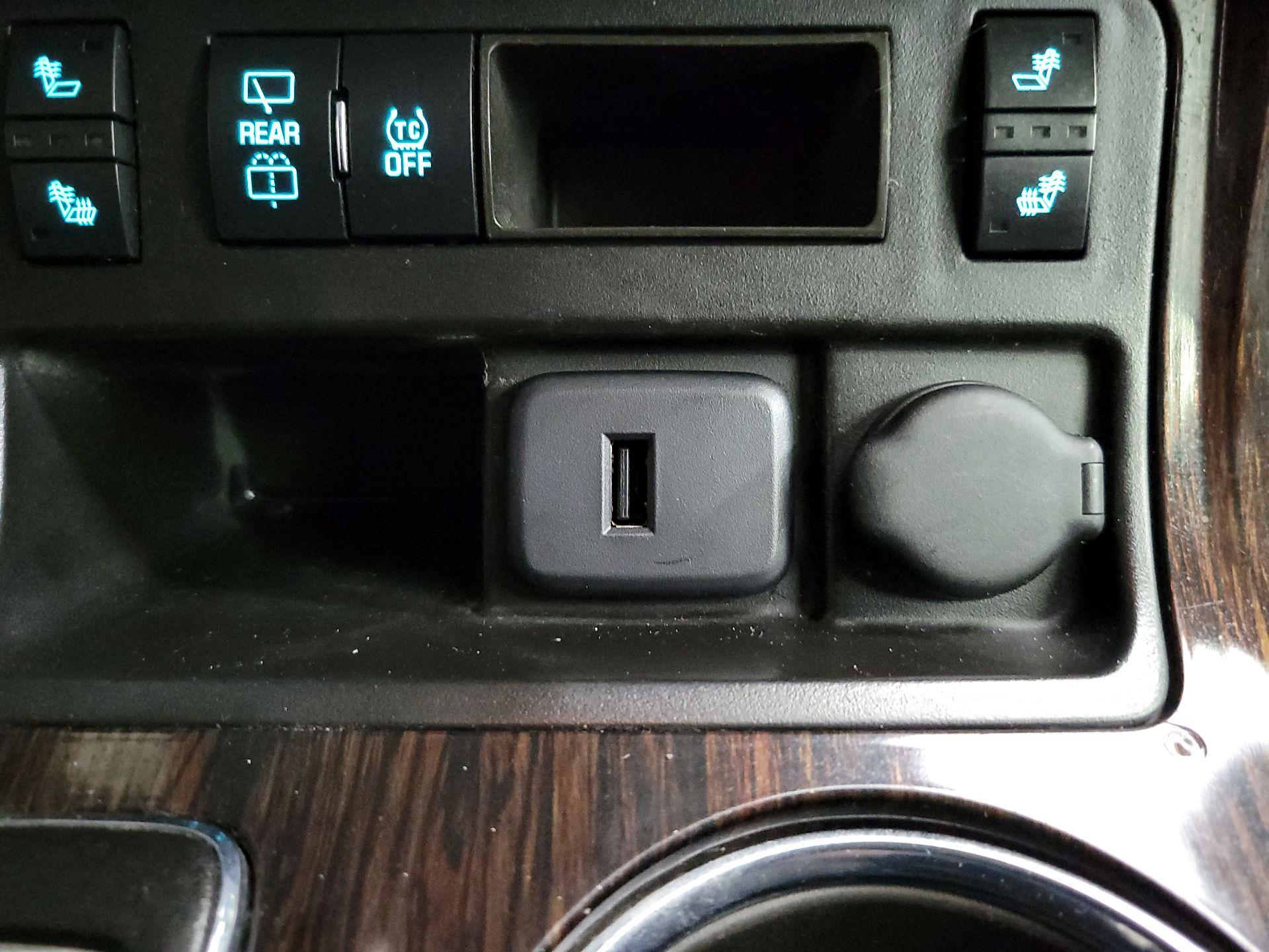 Thumbnail: 2017 Chevrolet Traverse - 18