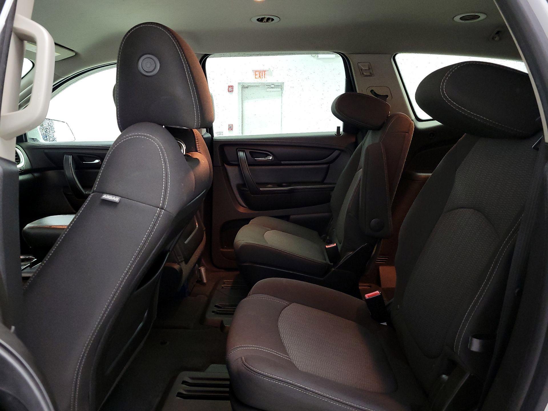 Thumbnail: 2017 Chevrolet Traverse - 19