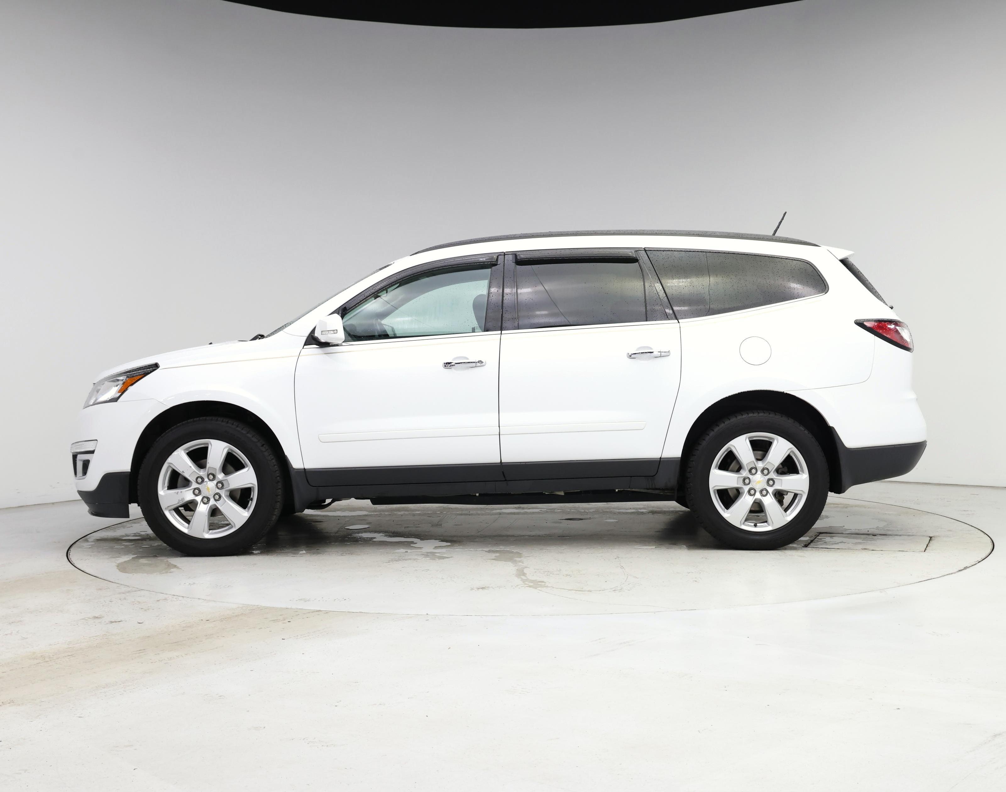 Thumbnail: 2017 Chevrolet Traverse - 3