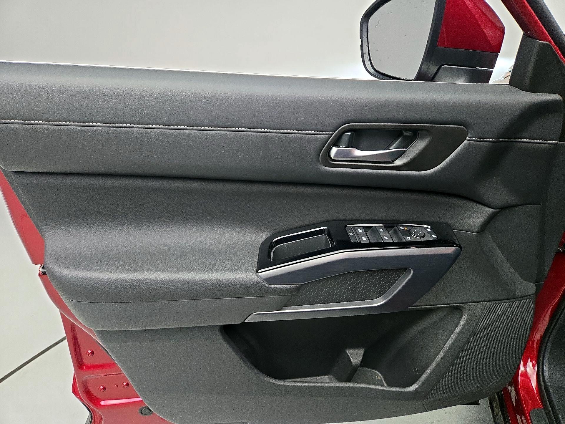 Thumbnail: 2024 Nissan Pathfinder - 12