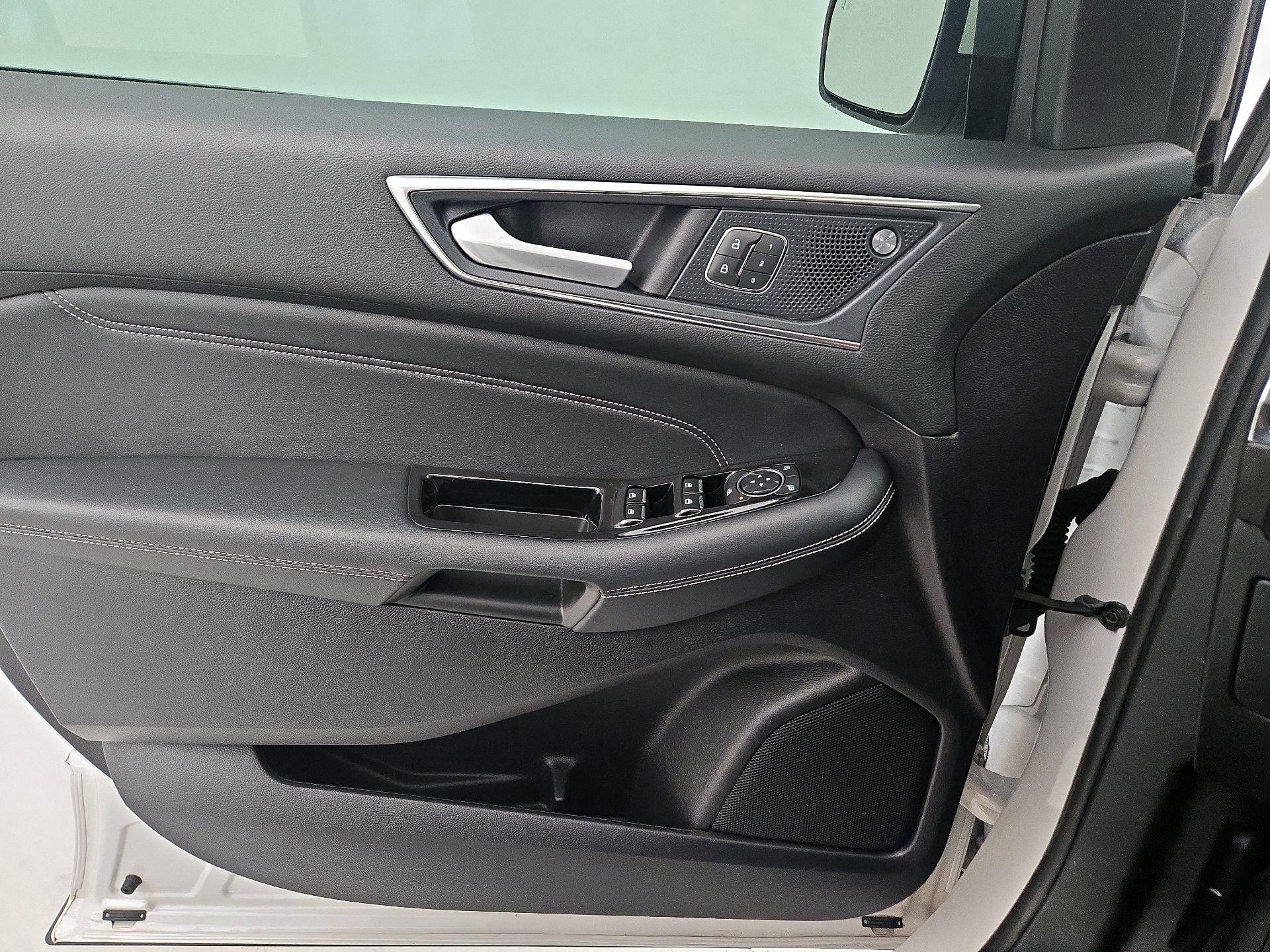 Thumbnail: 2019 Ford Edge - 12