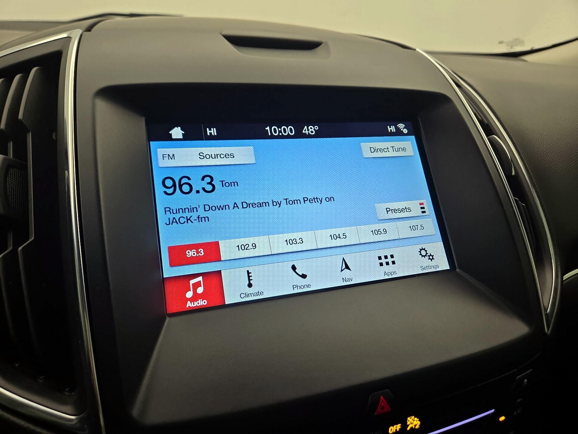 Thumbnail: 2019 Ford Edge - 16