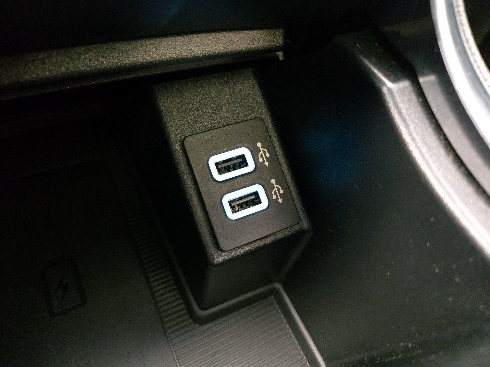 Thumbnail: 2019 Ford Edge - 19