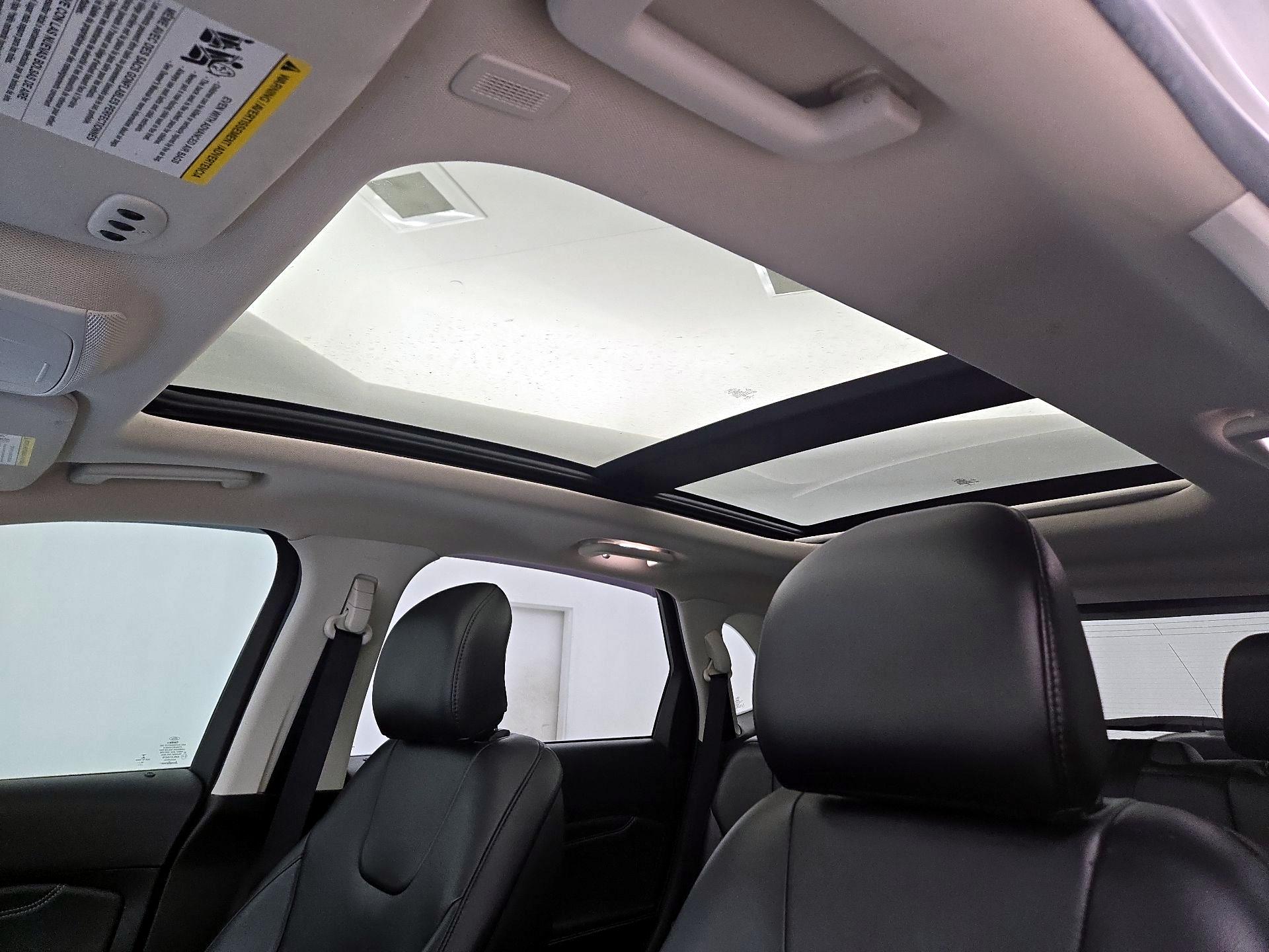 Thumbnail: 2019 Ford Edge - 20