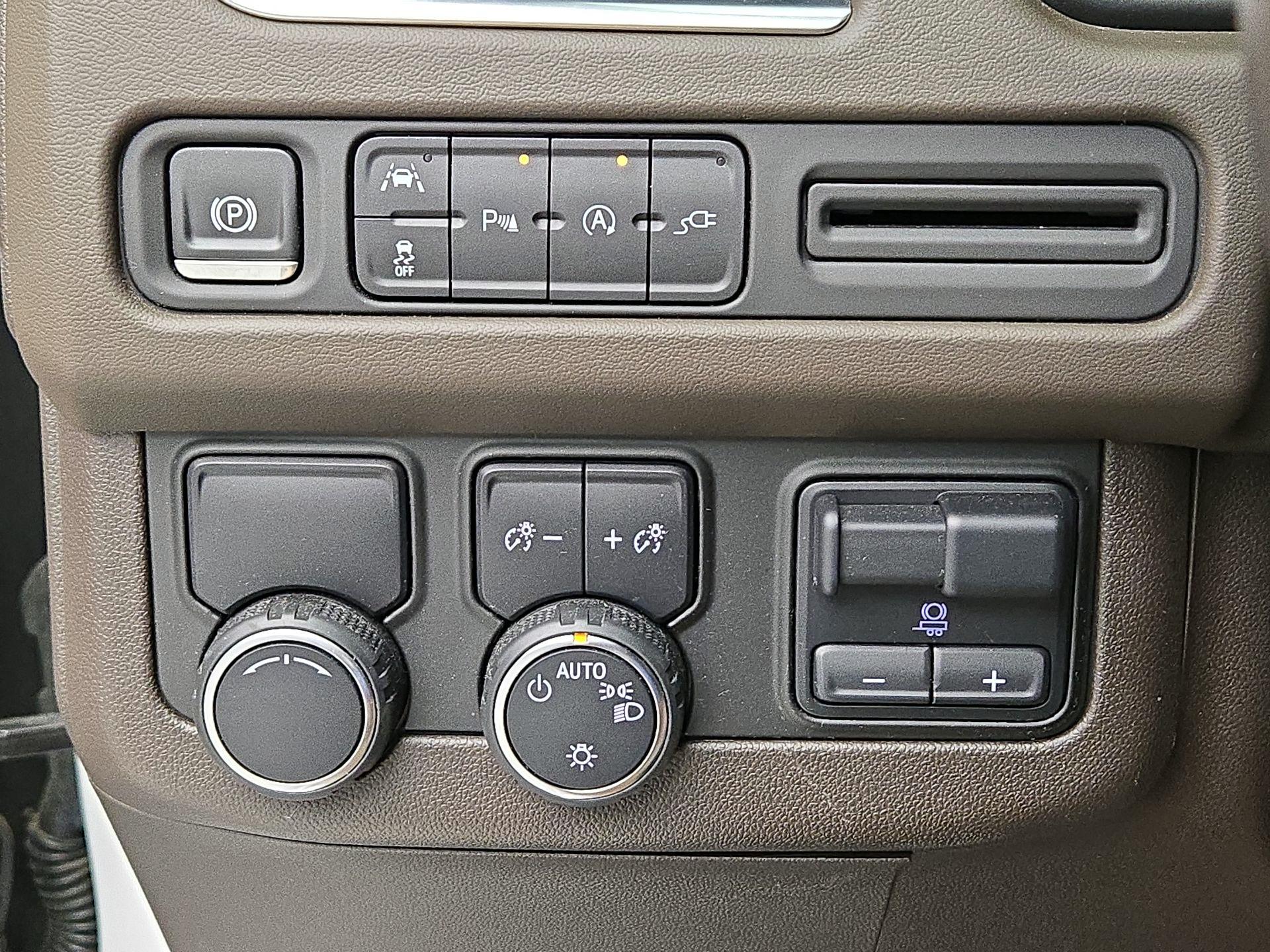 Thumbnail: 2021 Chevrolet Suburban - 13