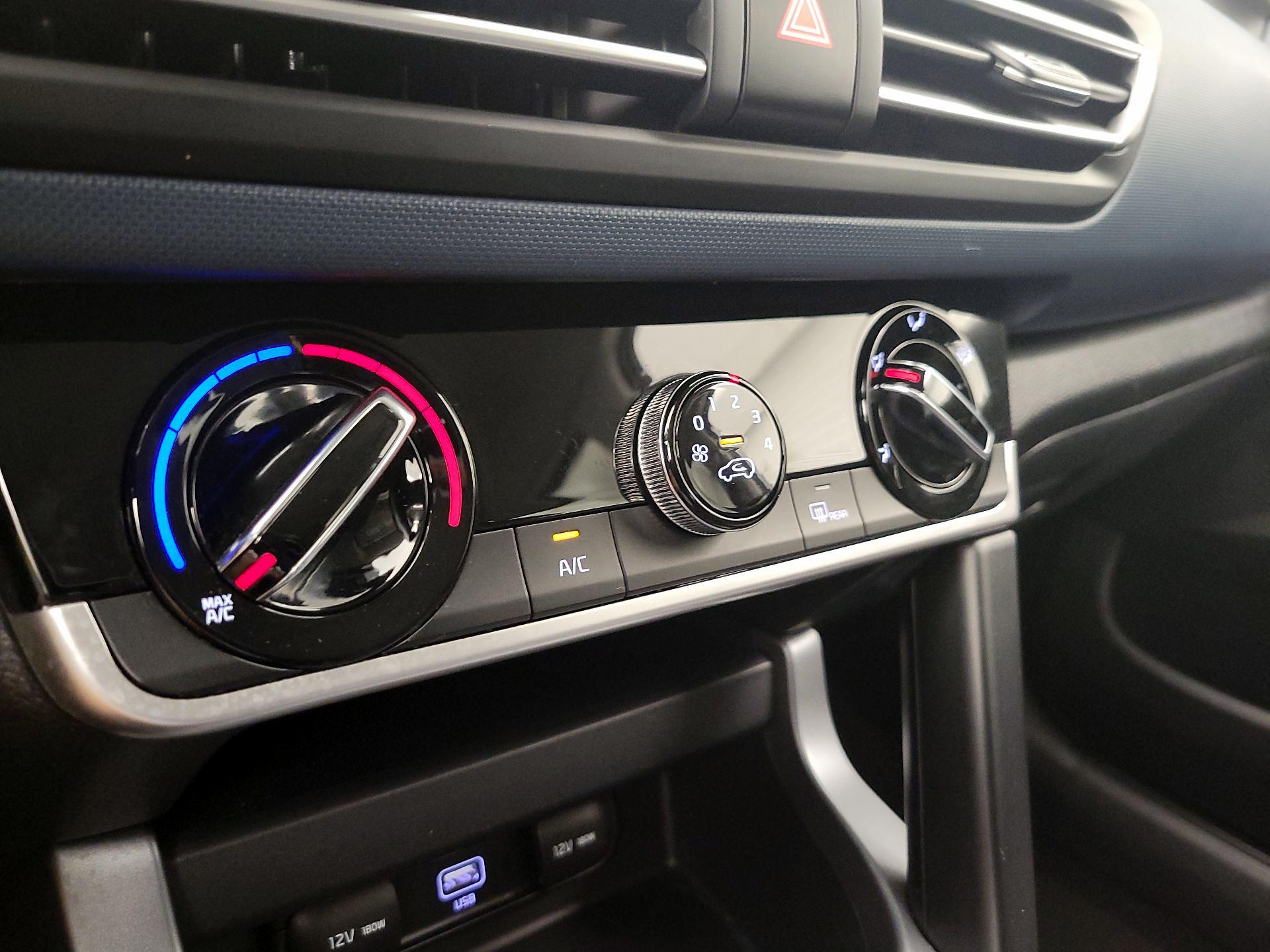 Thumbnail: 2021 Kia Seltos - 16