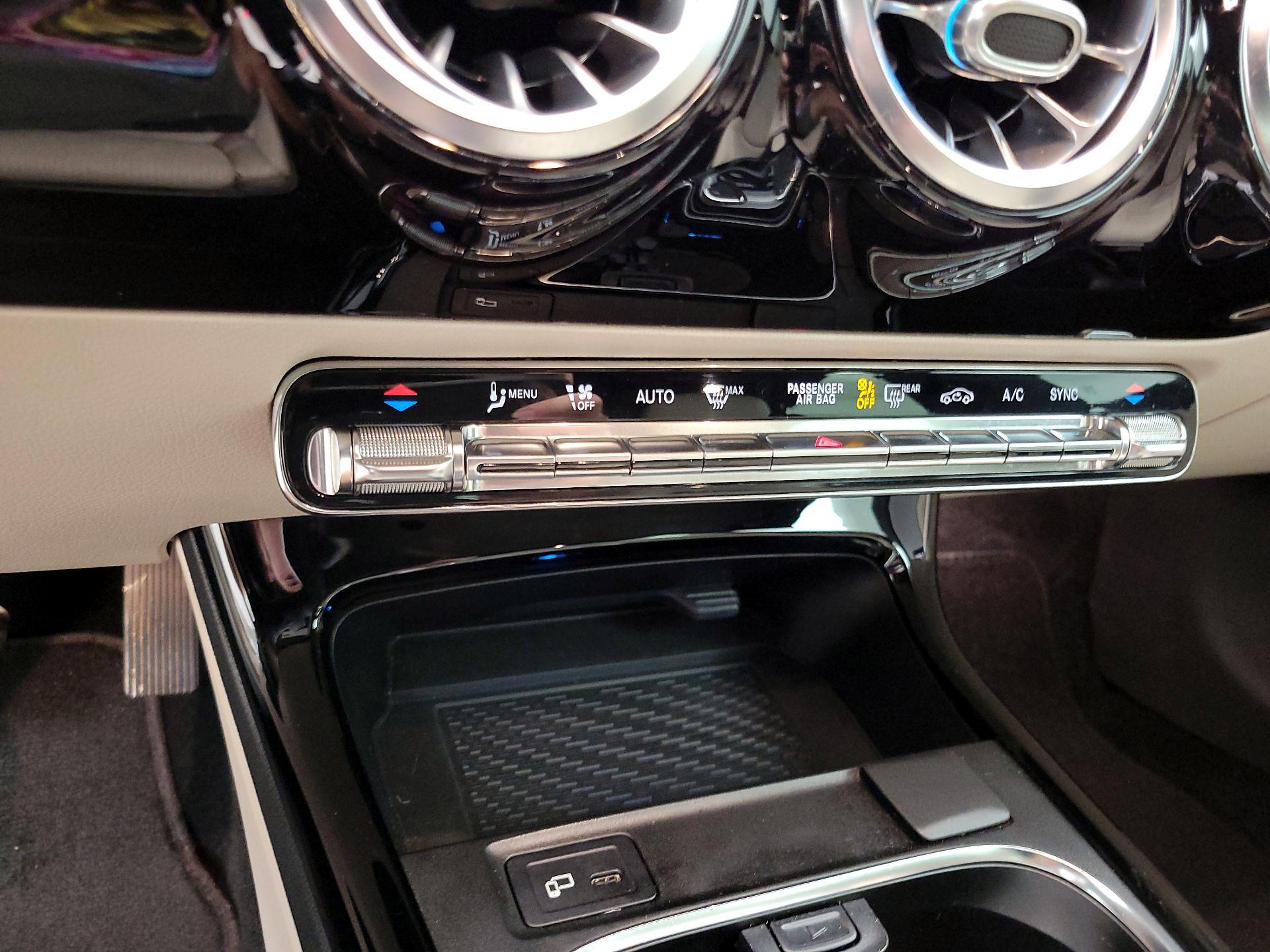 Thumbnail: 2020 Mercedes-Benz CLA - 17