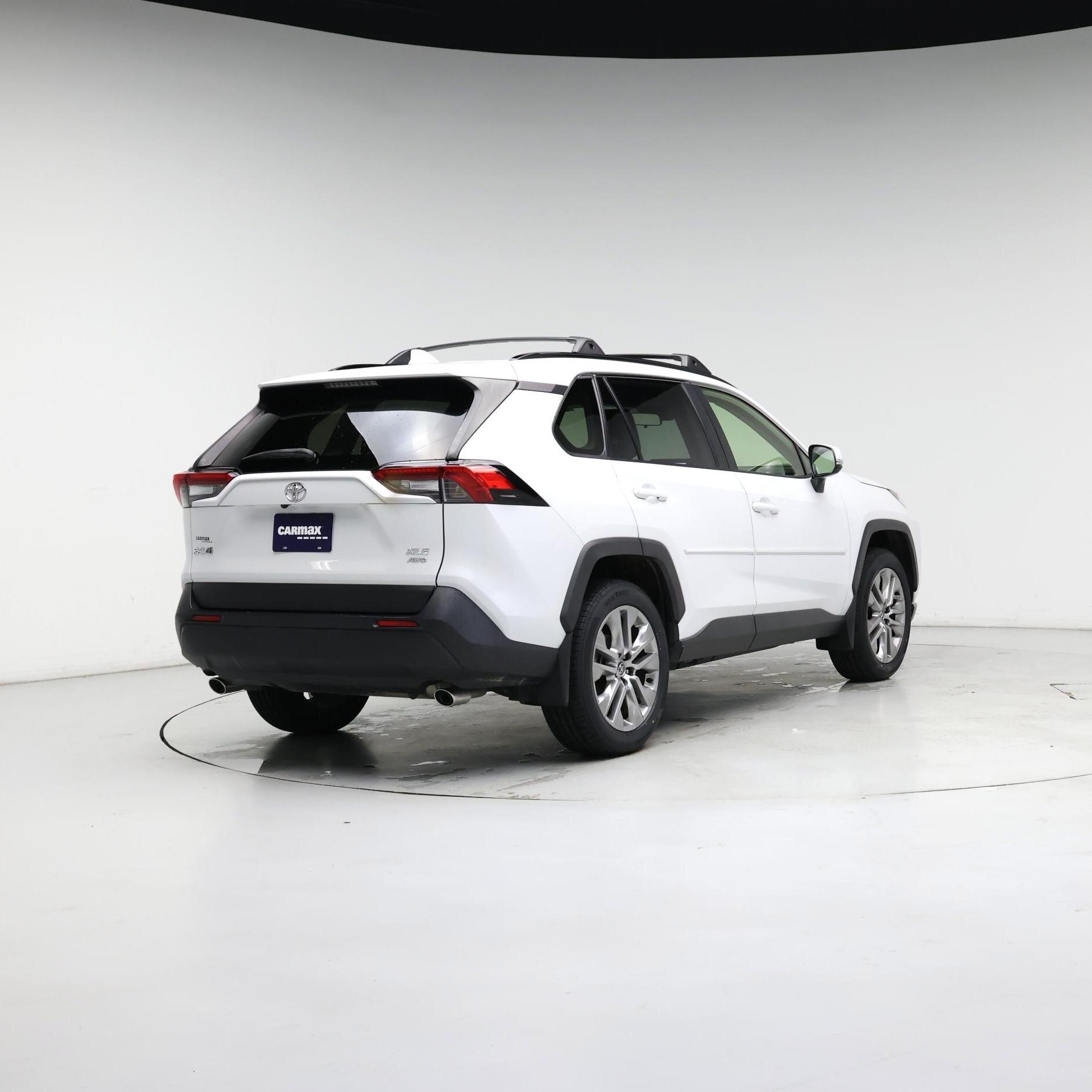 Thumbnail: 2023 Toyota RAV4 - 8