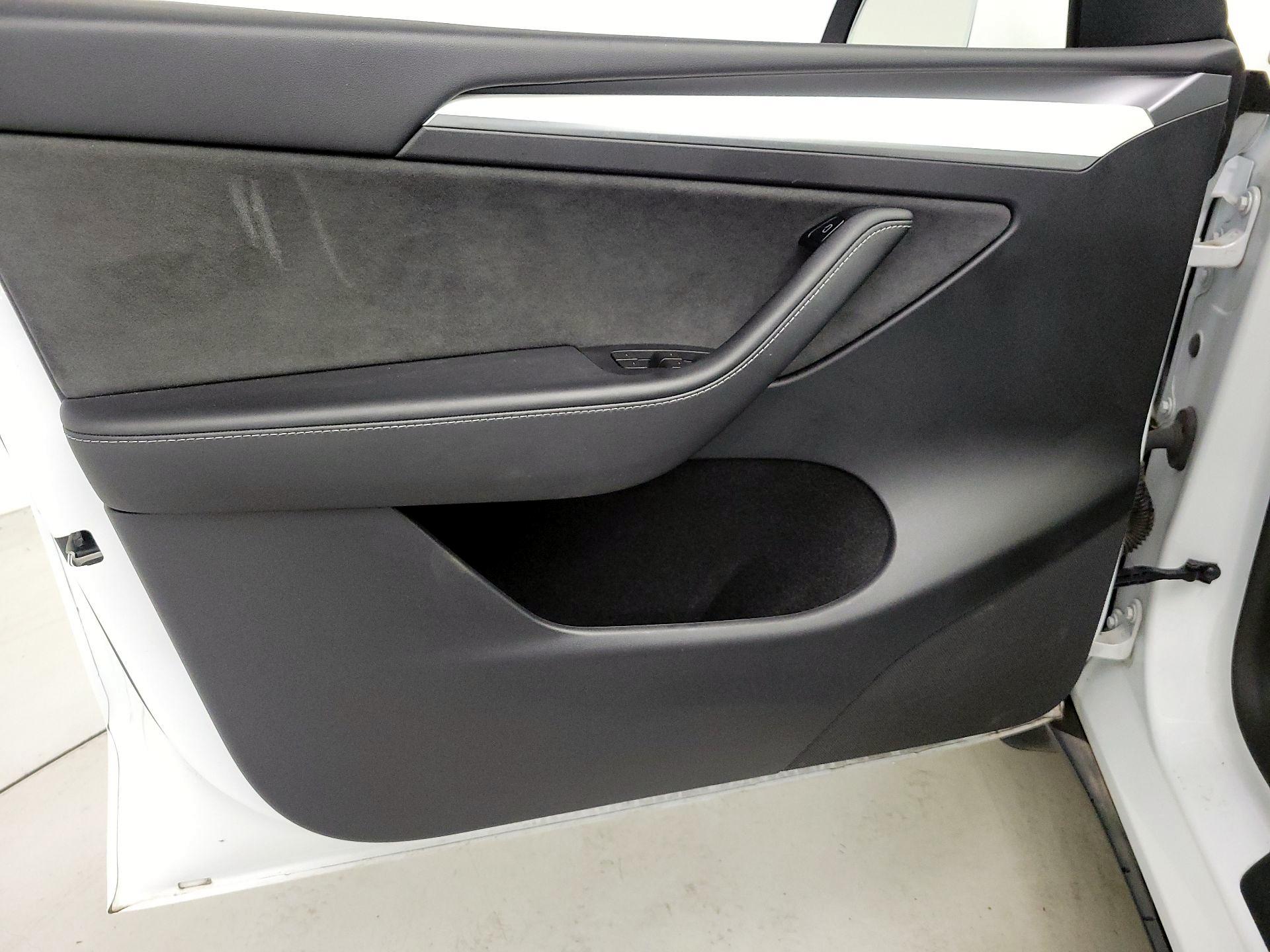 Thumbnail: 2023 Tesla Model Y - 12