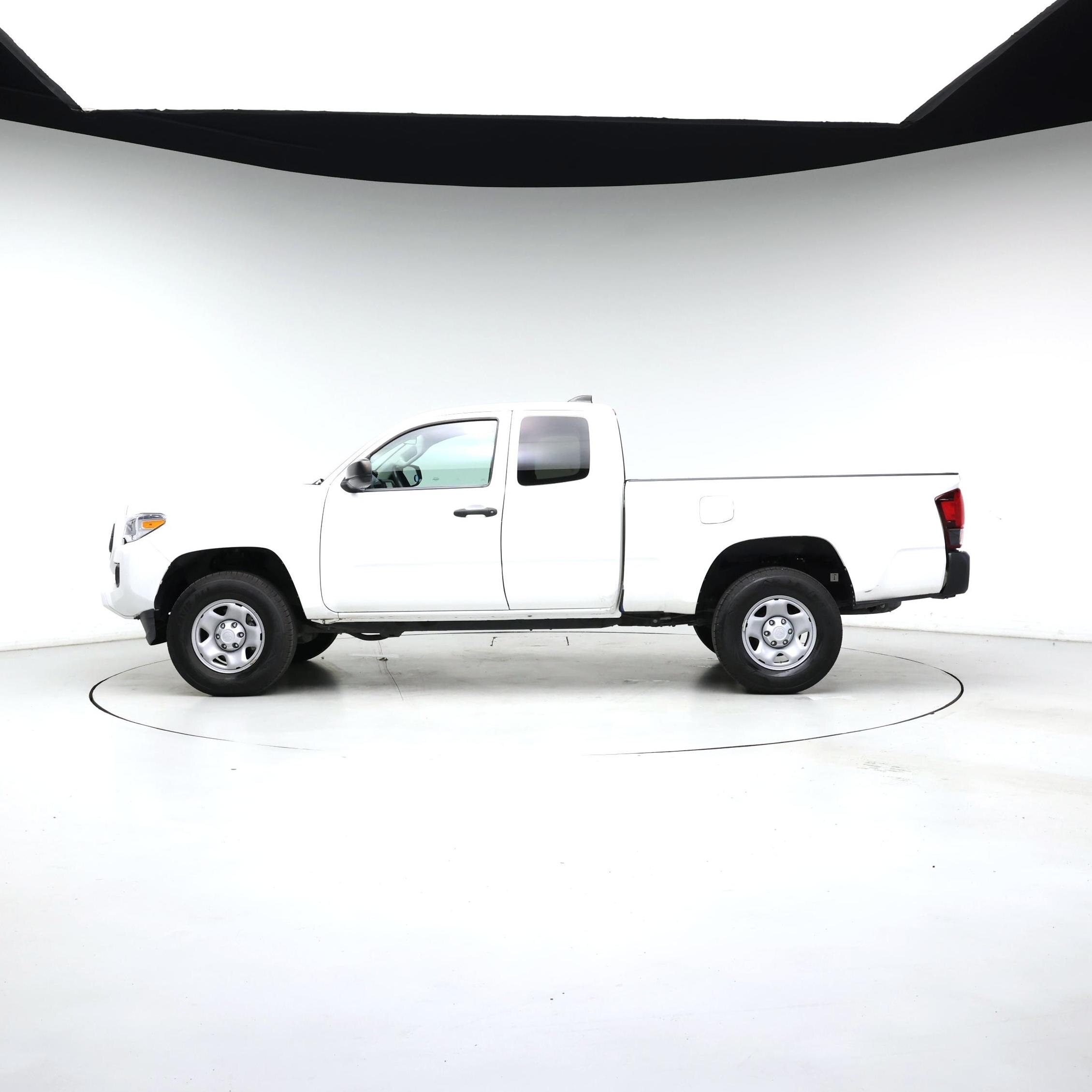 Thumbnail: 2022 Toyota Tacoma - 3