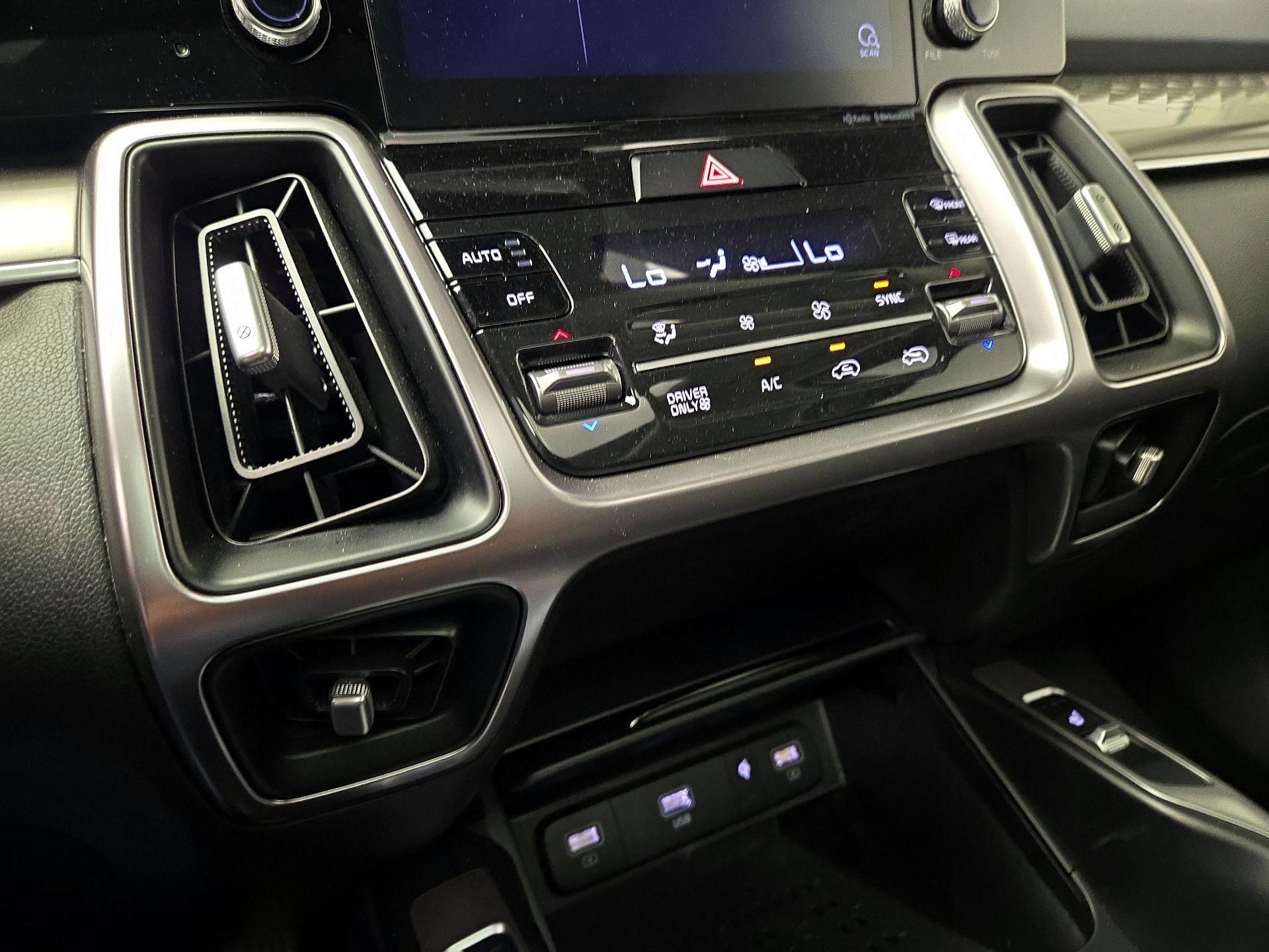 Thumbnail: 2021 Kia Sorento - 16