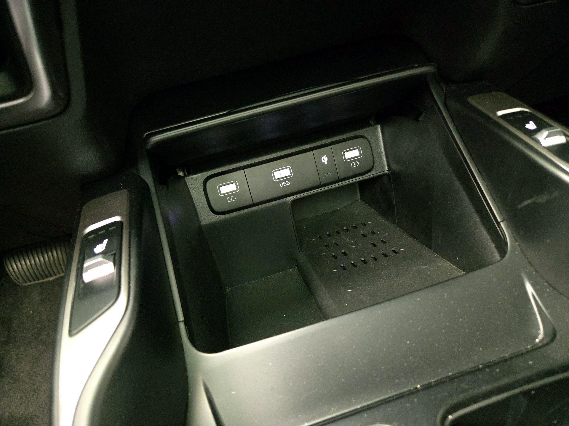 Thumbnail: 2021 Kia Sorento - 18