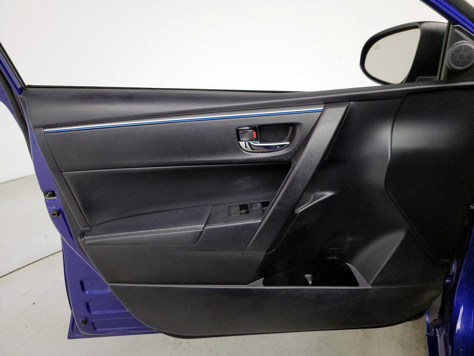 Thumbnail: 2015 Toyota Corolla - 12