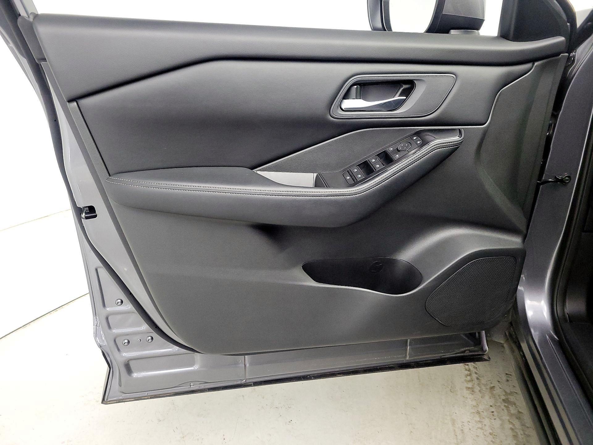 Thumbnail: 2025 Nissan Rogue - 12