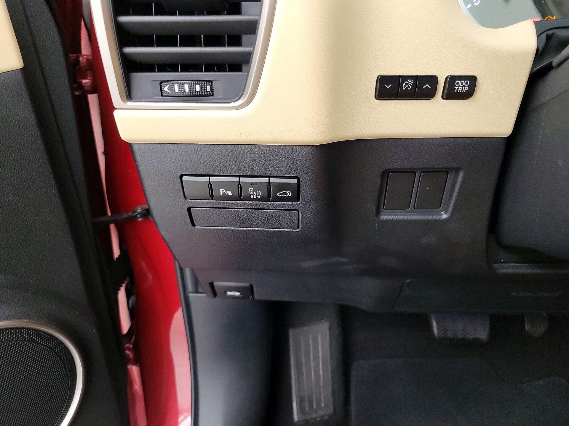 Thumbnail: 2015 Lexus NX - 13